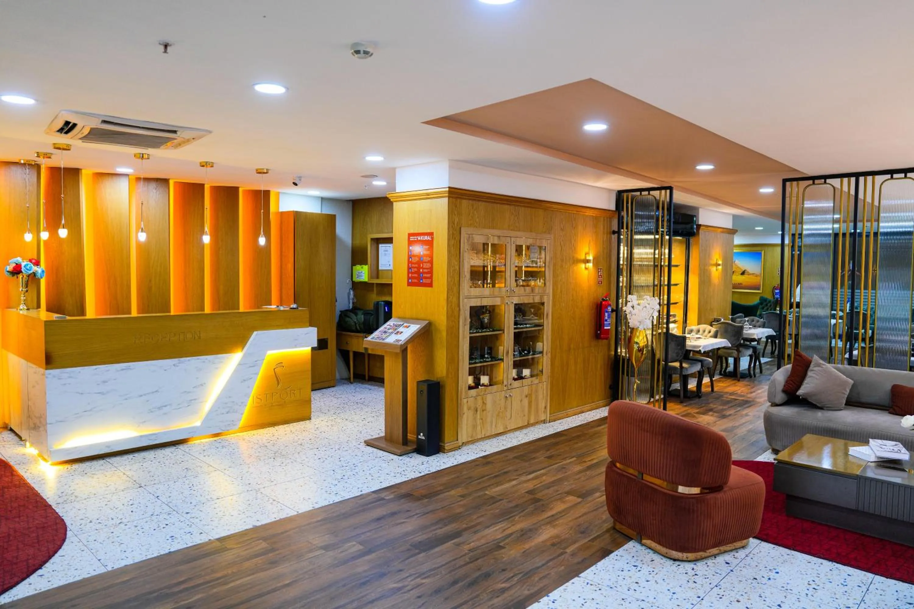 Communal lounge/ TV room in İstport Hotels