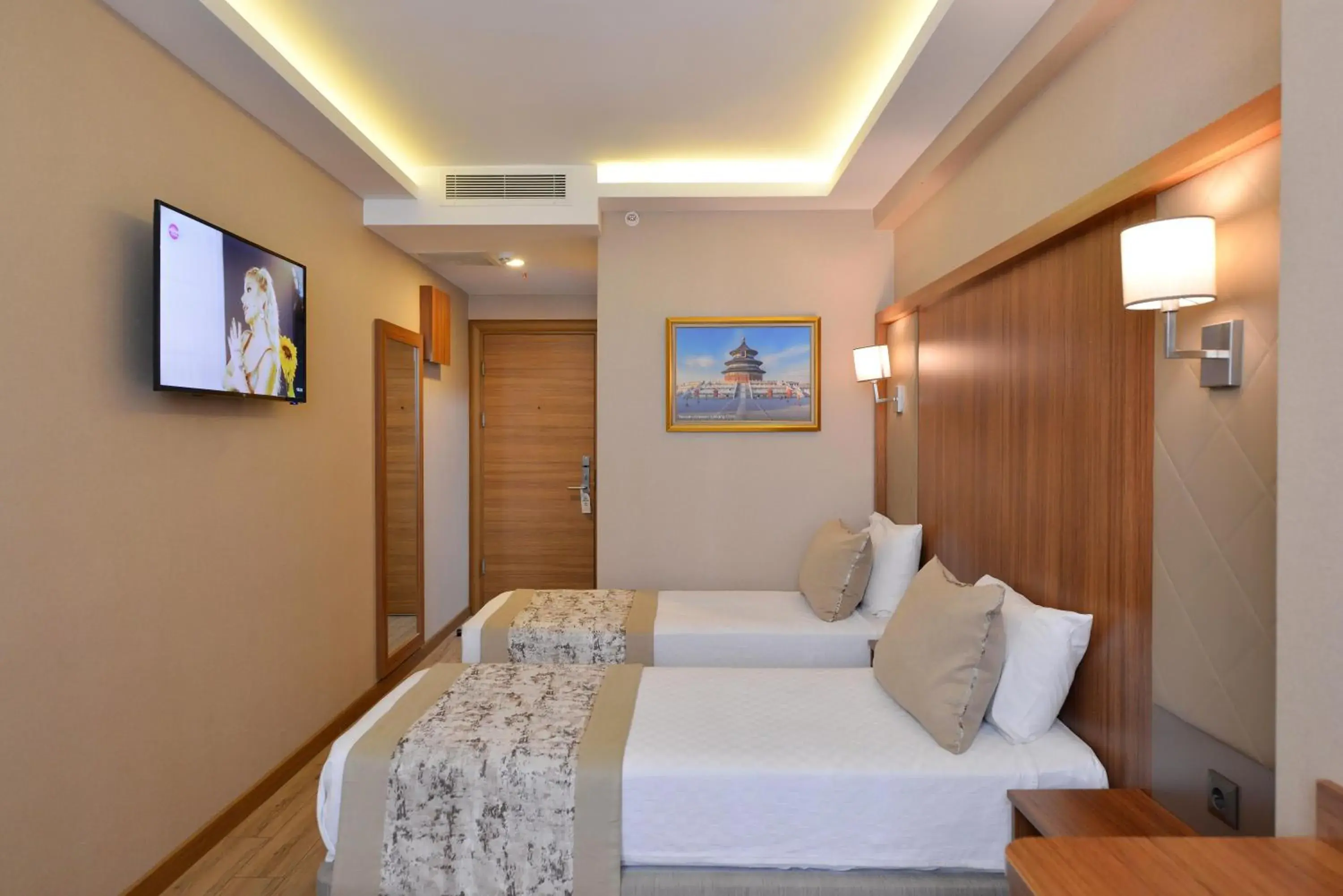 Deluxe Double Room with Two Double Beds in İstport Hotels Deluxe Double Room with Two Double Beds in İstport Hotels