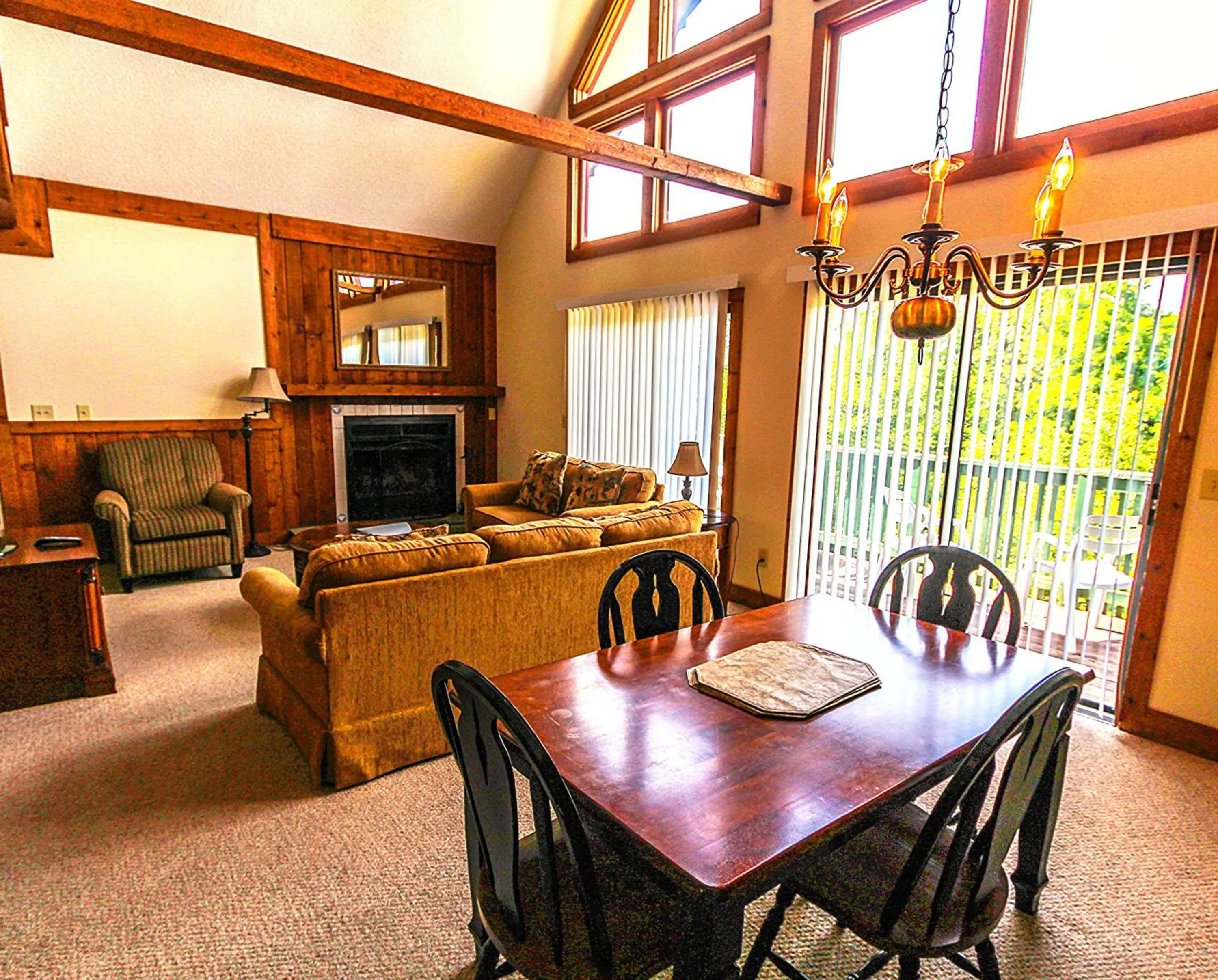 Living room in Alpine Crest Resort