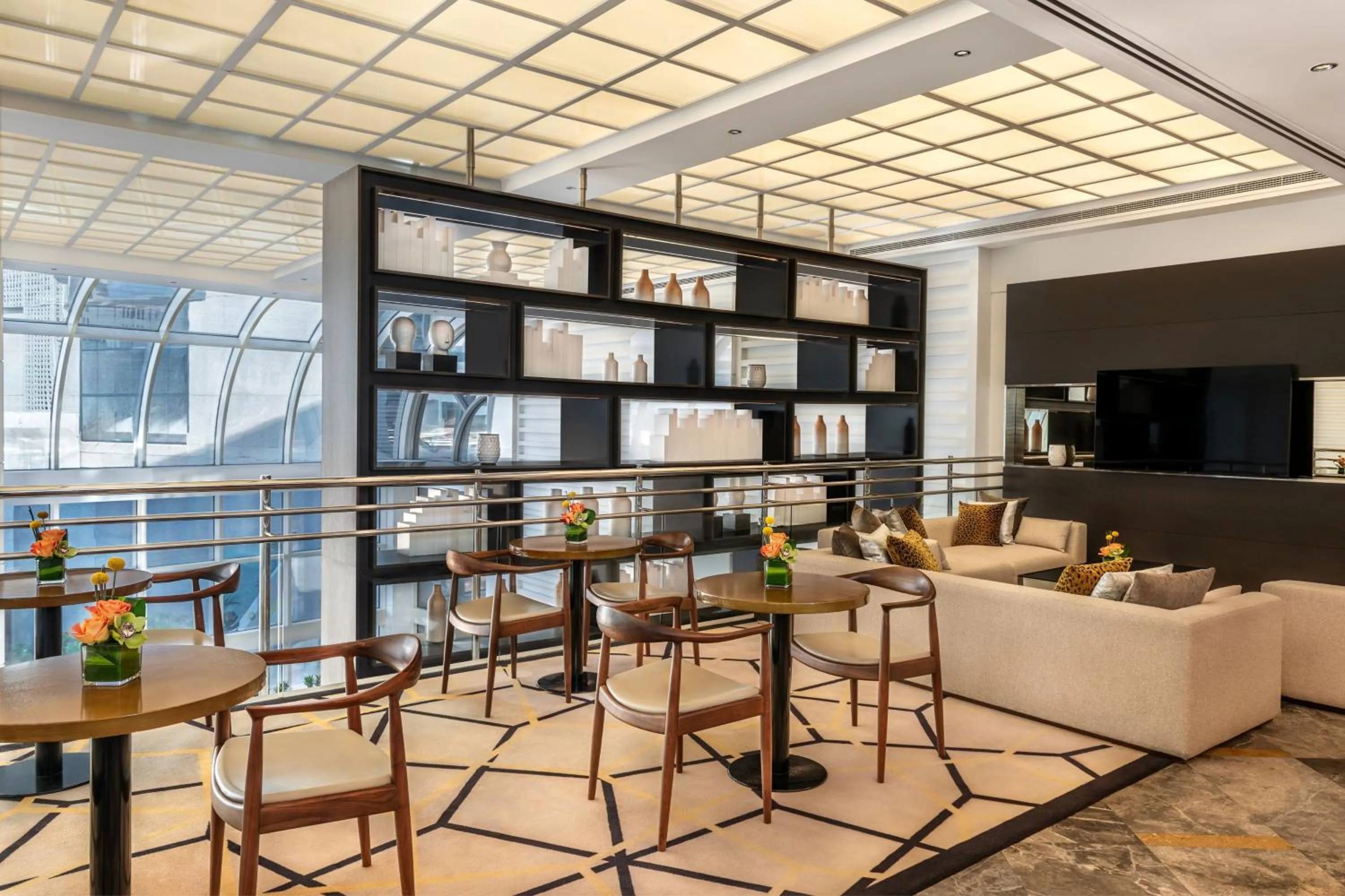 Lounge or bar in Le Royal Meridien Abu Dhabi