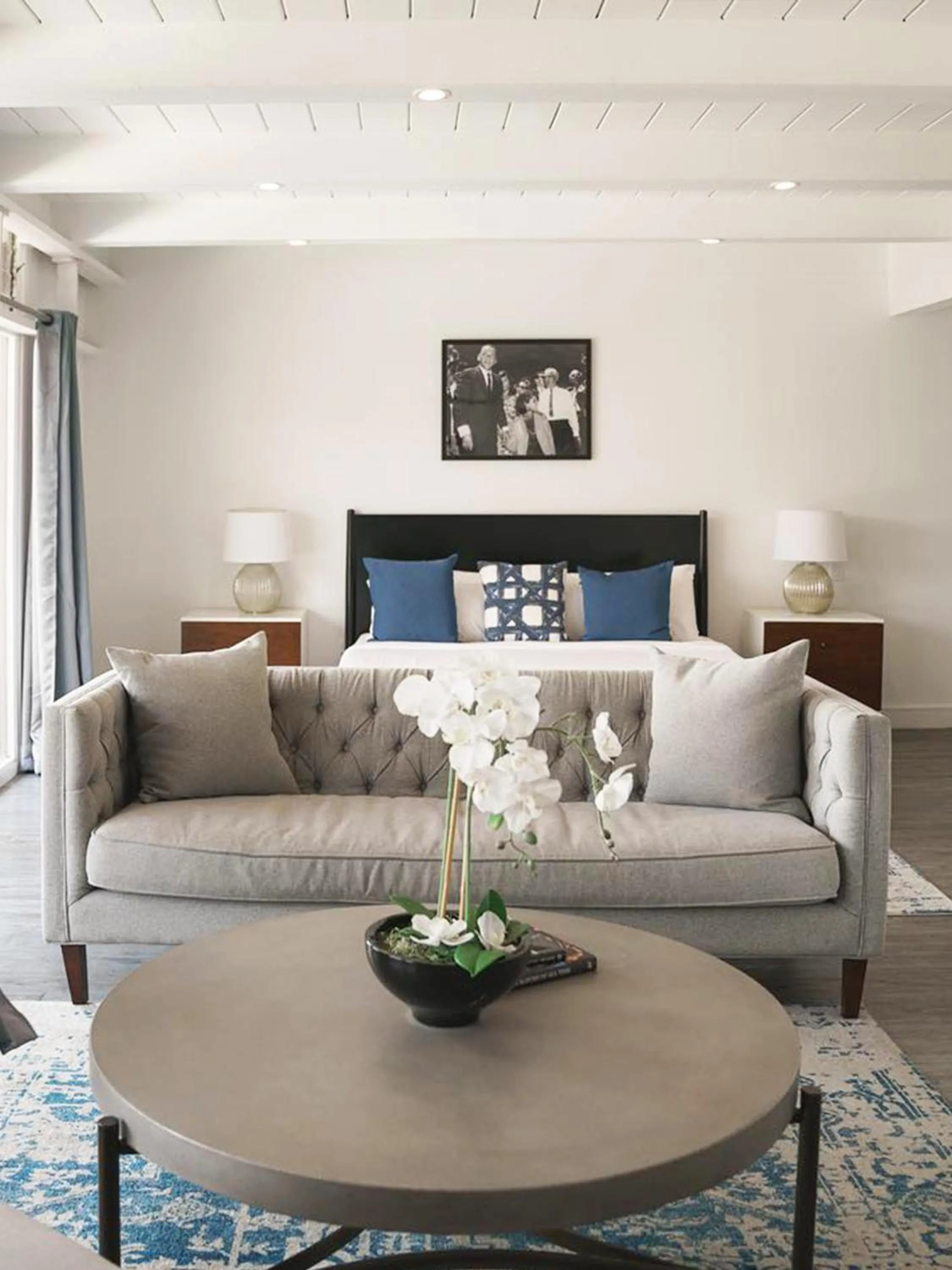 Bedroom in Hollywood Hills Hotel