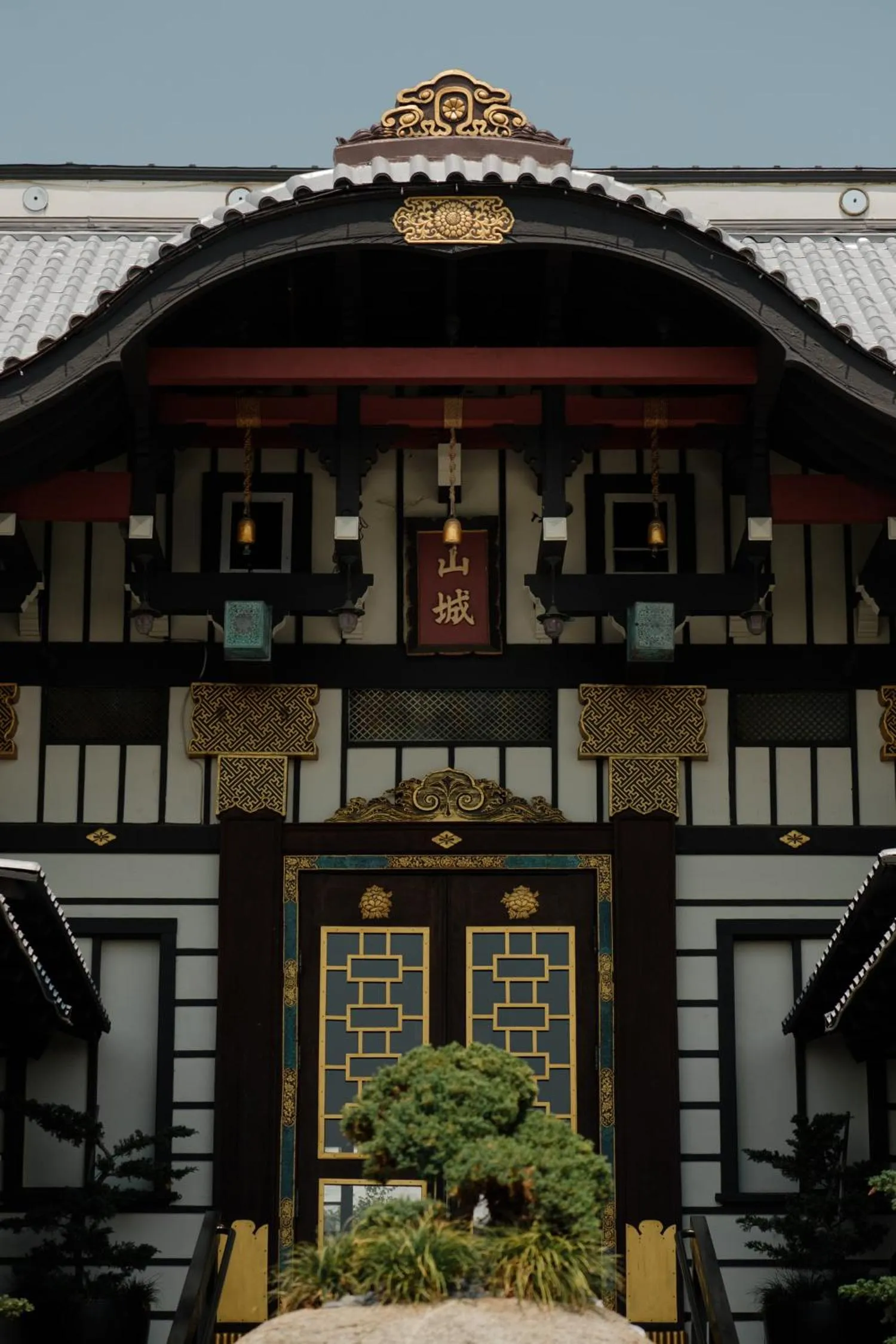 Restaurant/places to eat in Hollywood Hills Hotel