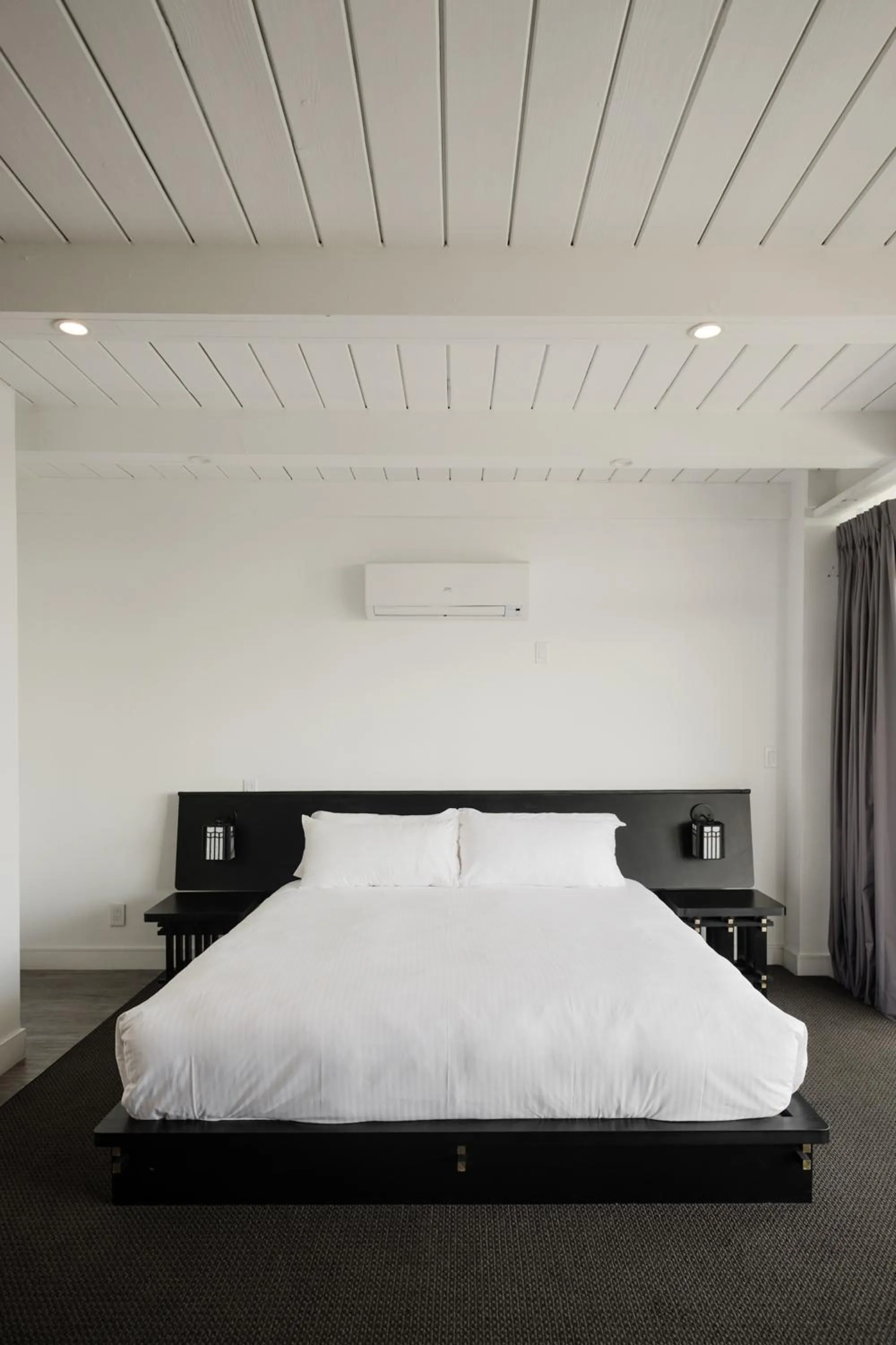 Bed in Hollywood Hills Hotel