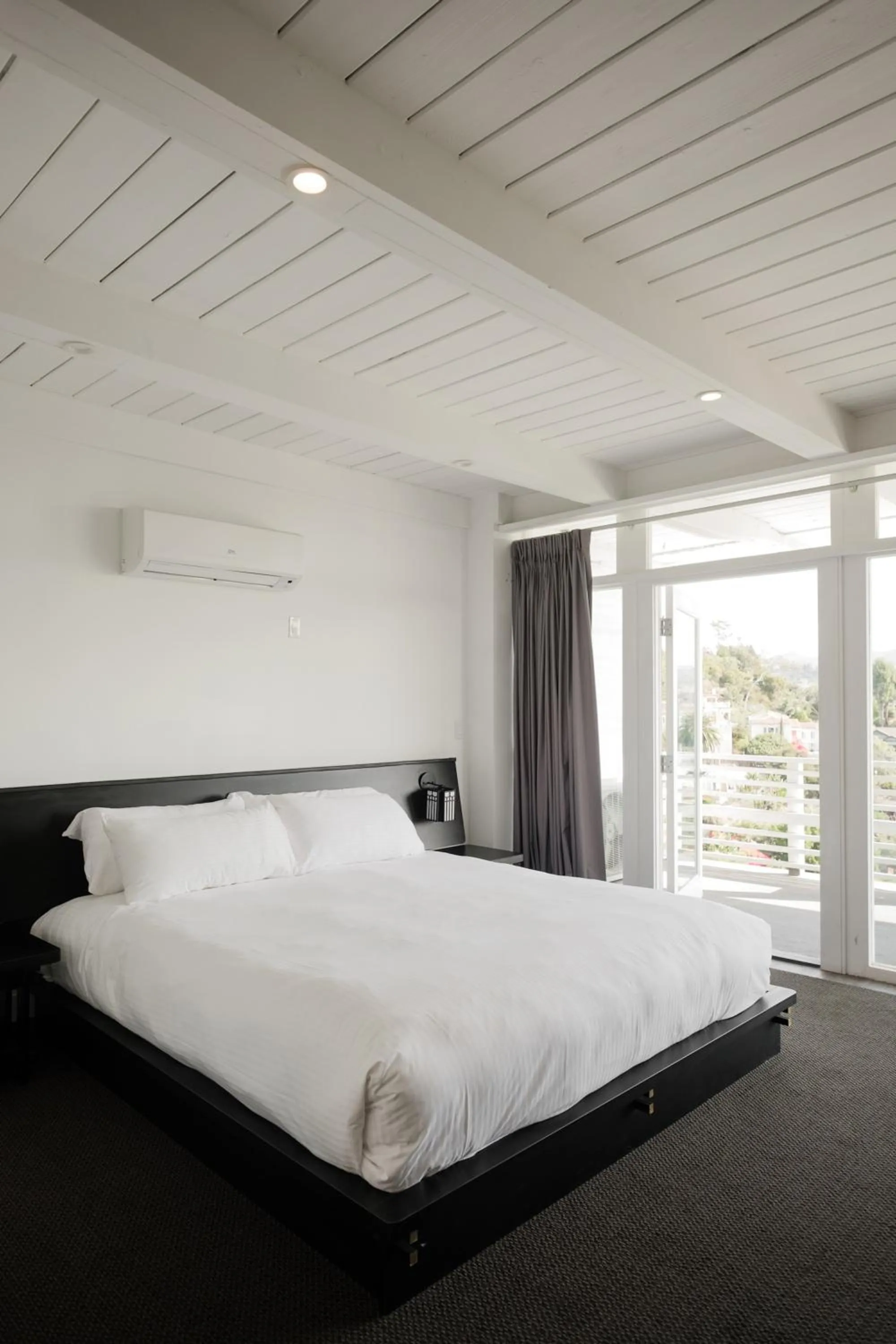 Bed in Hollywood Hills Hotel