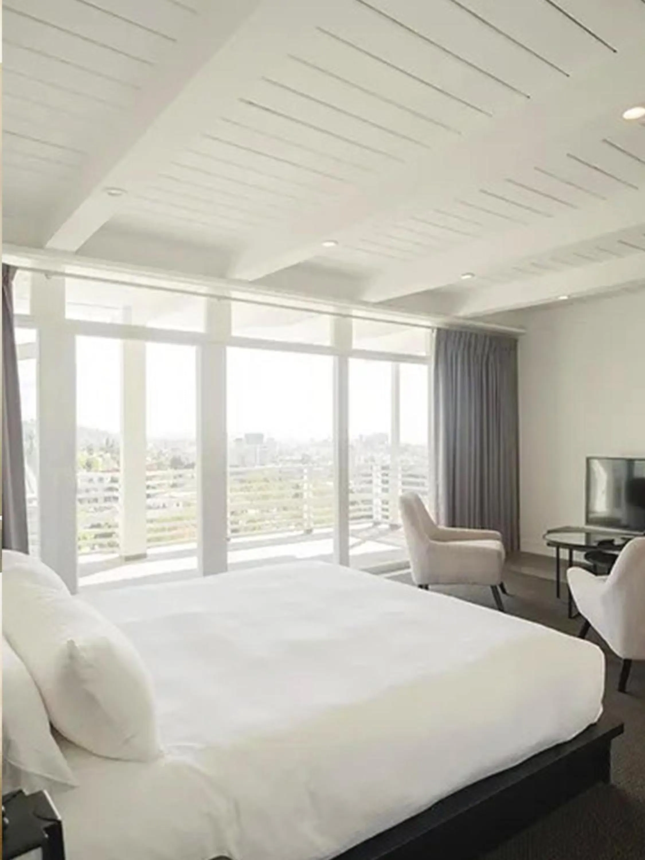 Bedroom, Bed in Hollywood Hills Hotel