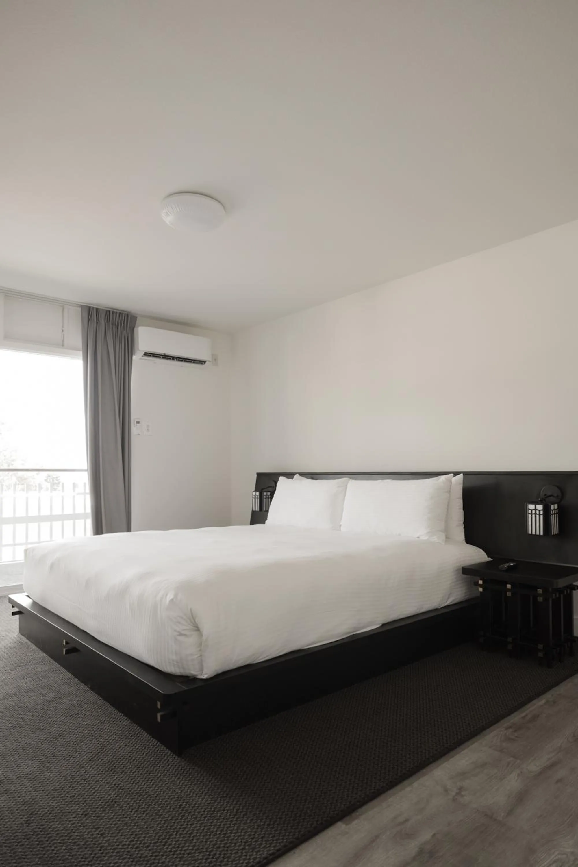 Bed in Hollywood Hills Hotel