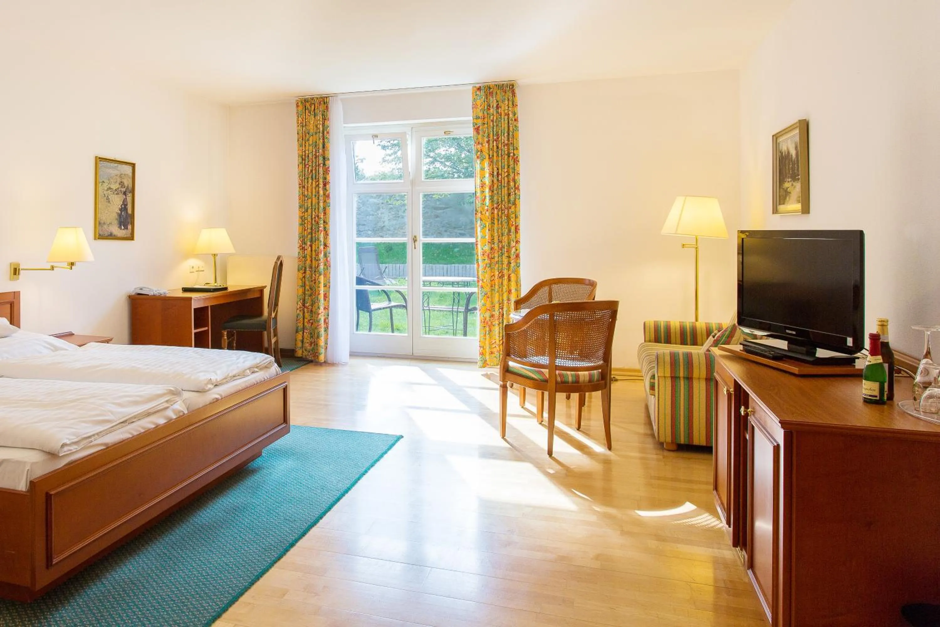 TV and multimedia, Bed in Churfuerstliche Waldschaenke