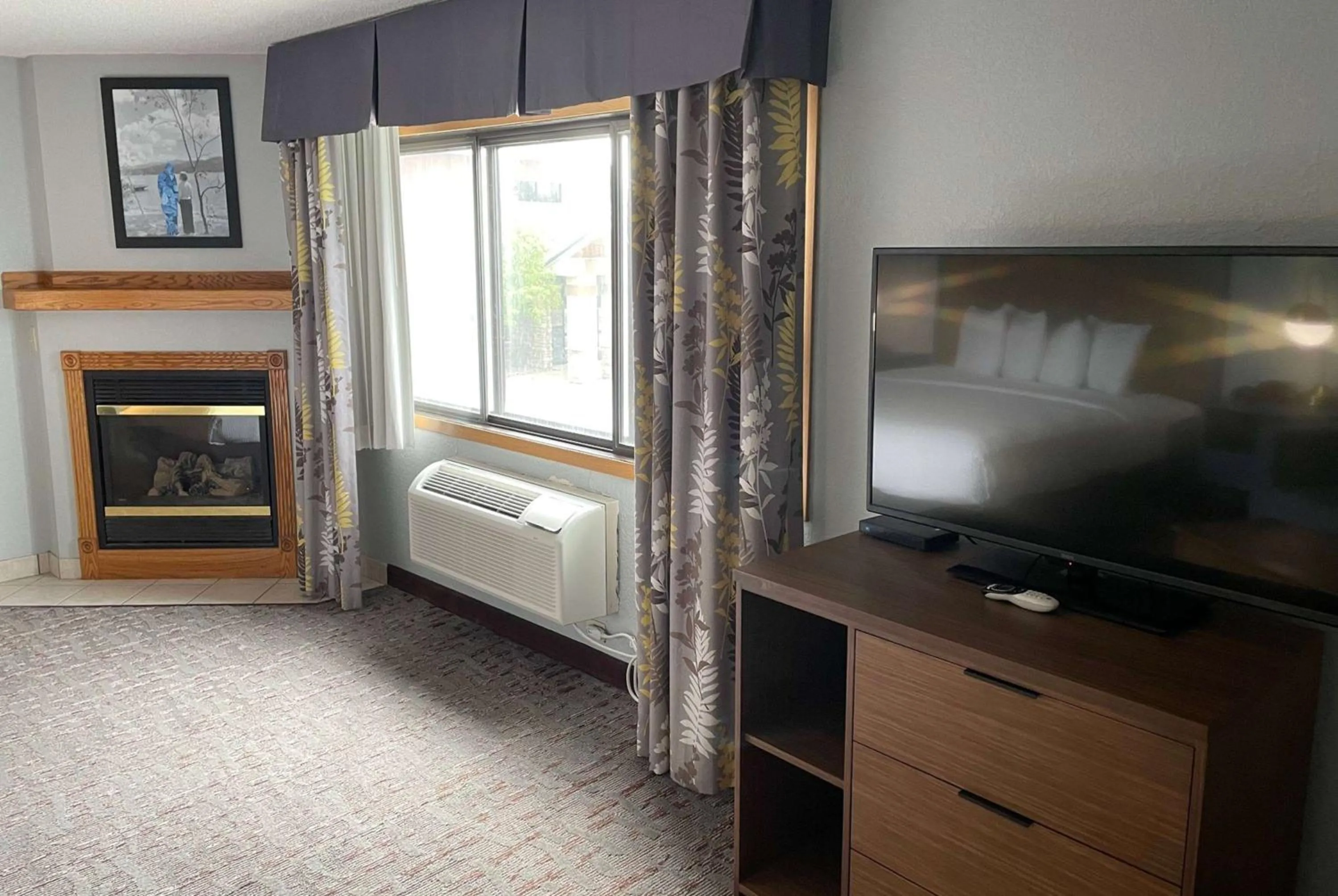 Photo of the whole room in AmericInn by Wyndham Ankeny/Des Moines