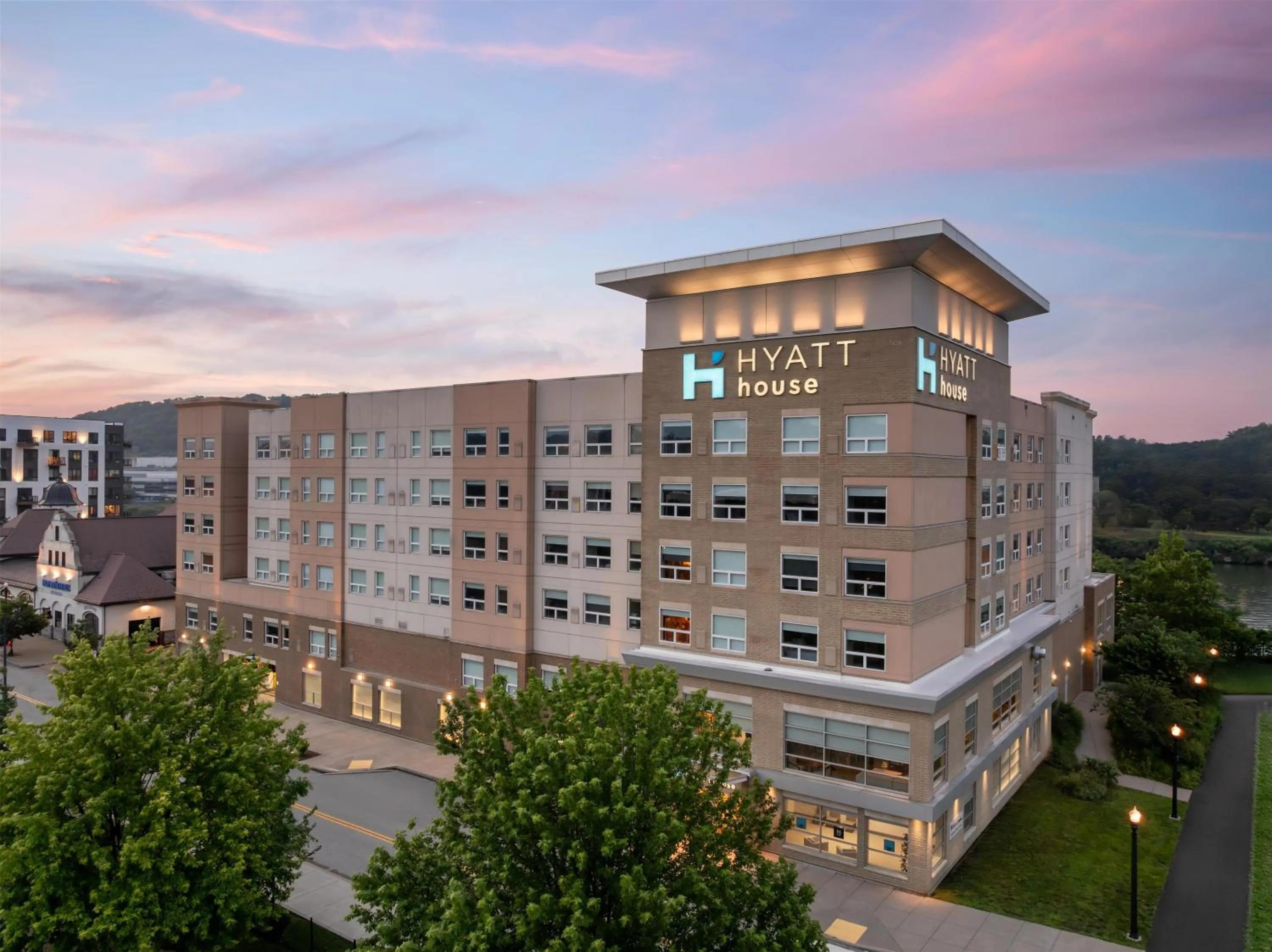Property building in Hyatt House Pittsburgh-South Side