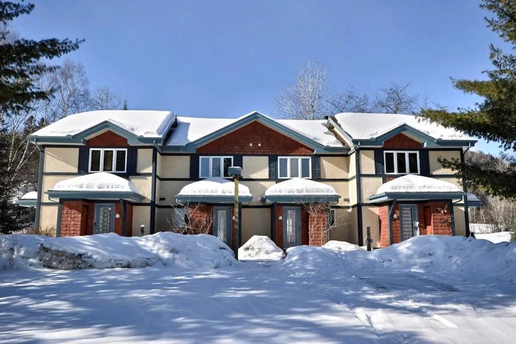 Property building in Aiglon by Rendez-Vous Mont-Tremblant