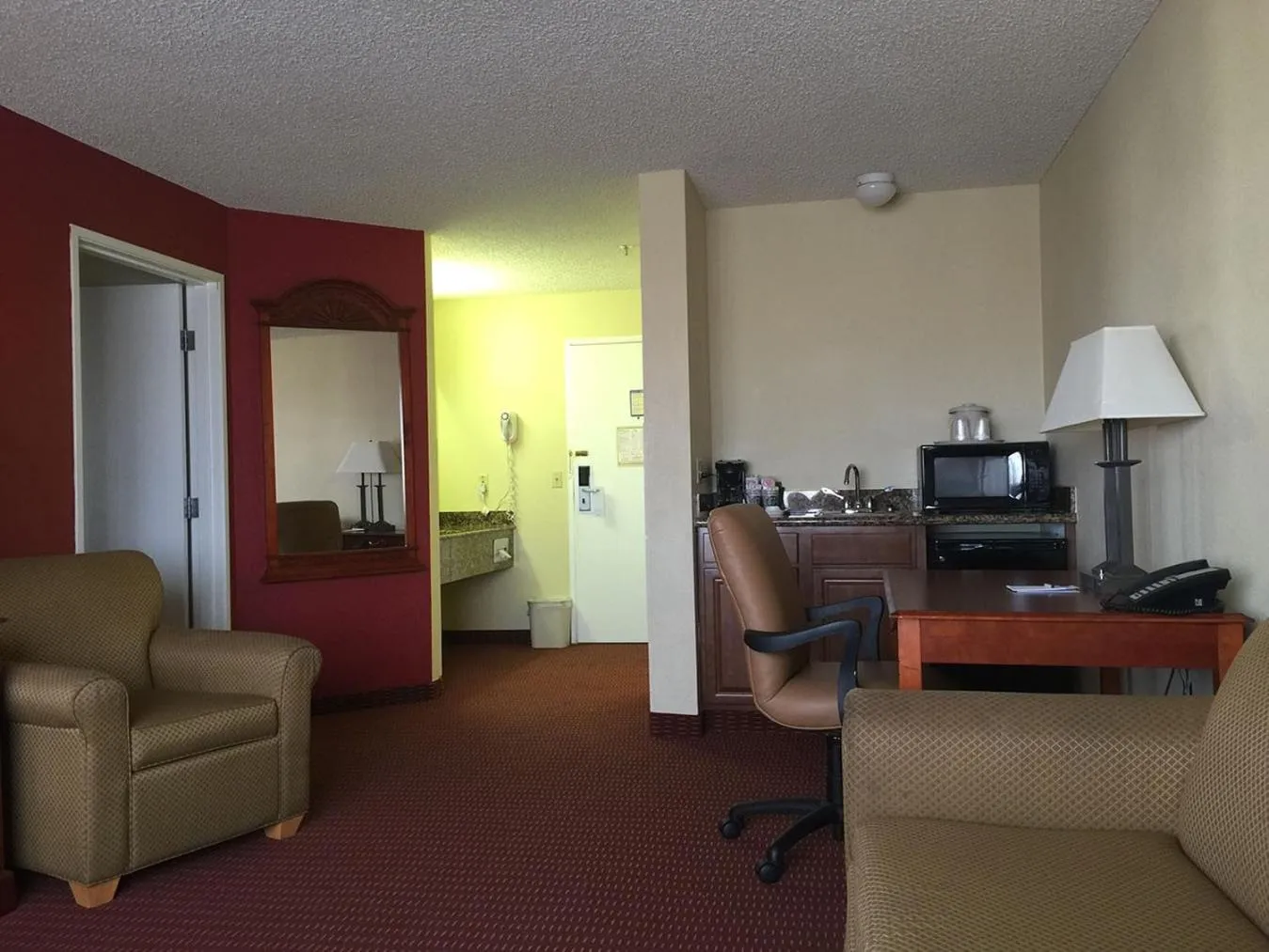 Seating area in Baymont Inn & Suites by Wyndham Holbrook