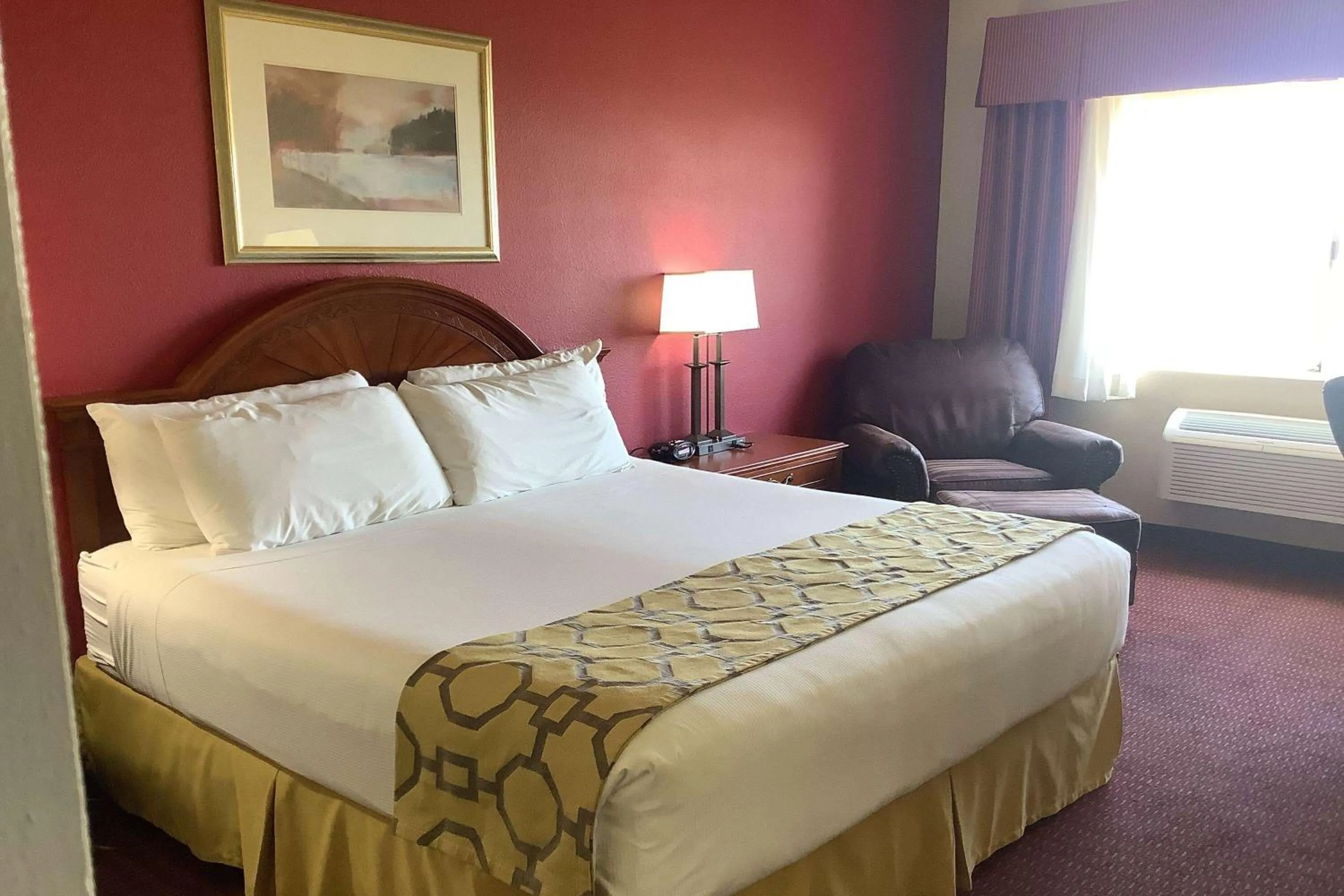 Bedroom, Bed in Baymont Inn & Suites by Wyndham Holbrook