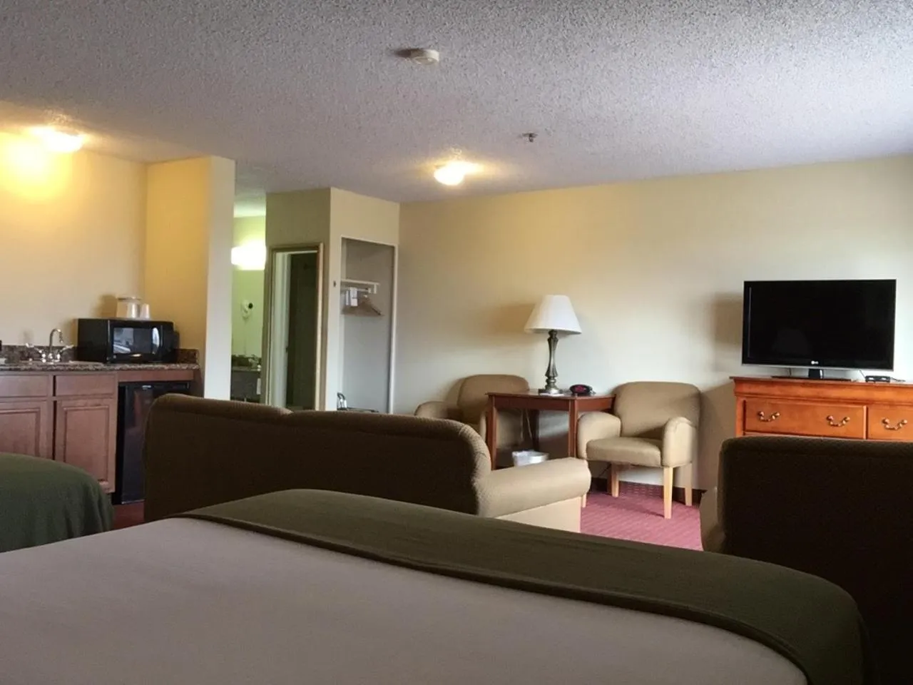 Photo of the whole room in Baymont Inn & Suites by Wyndham Holbrook