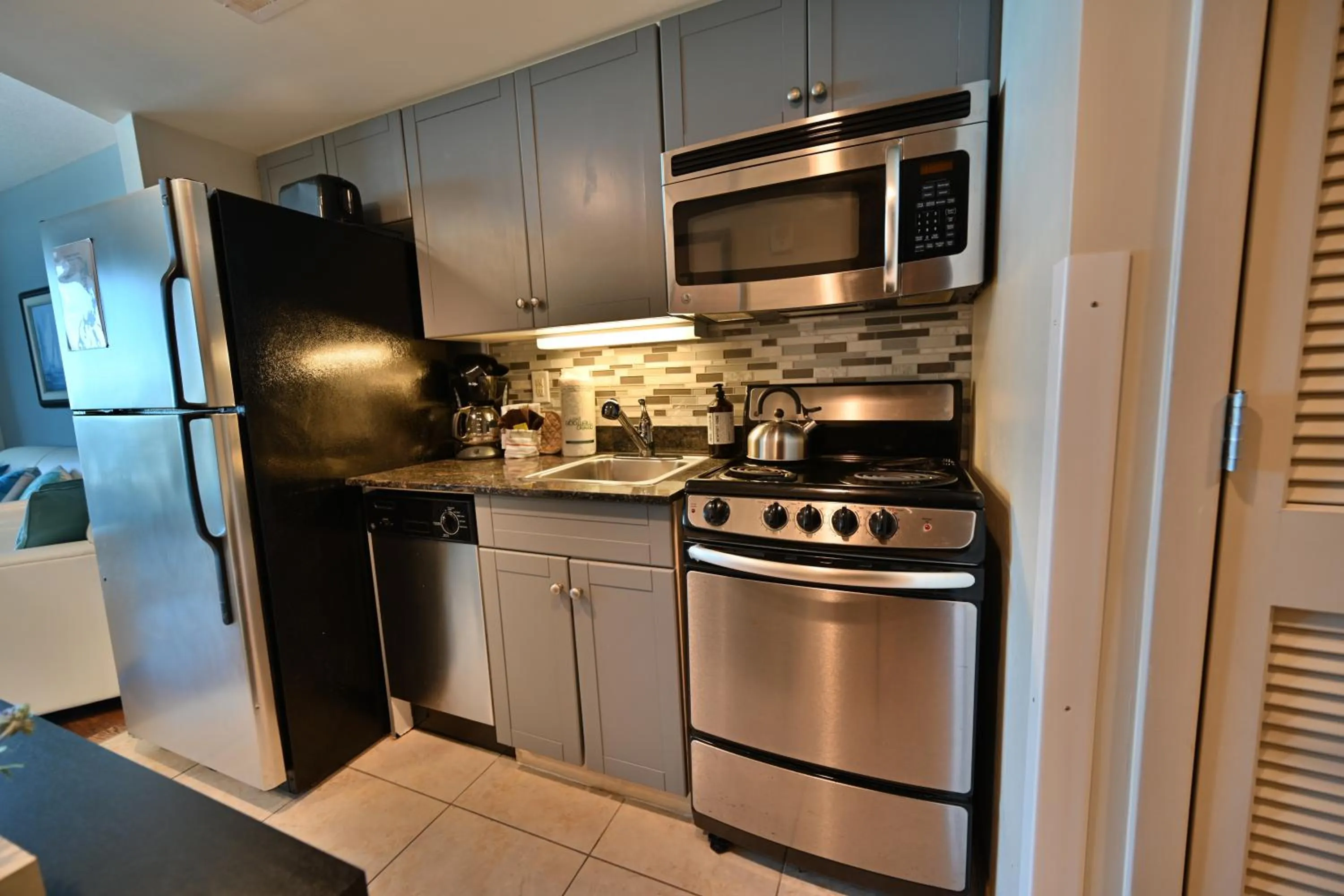 Kitchen or kitchenette in Spectacular Ocean Front Real 1 Bedroom Condo, 2 Ba