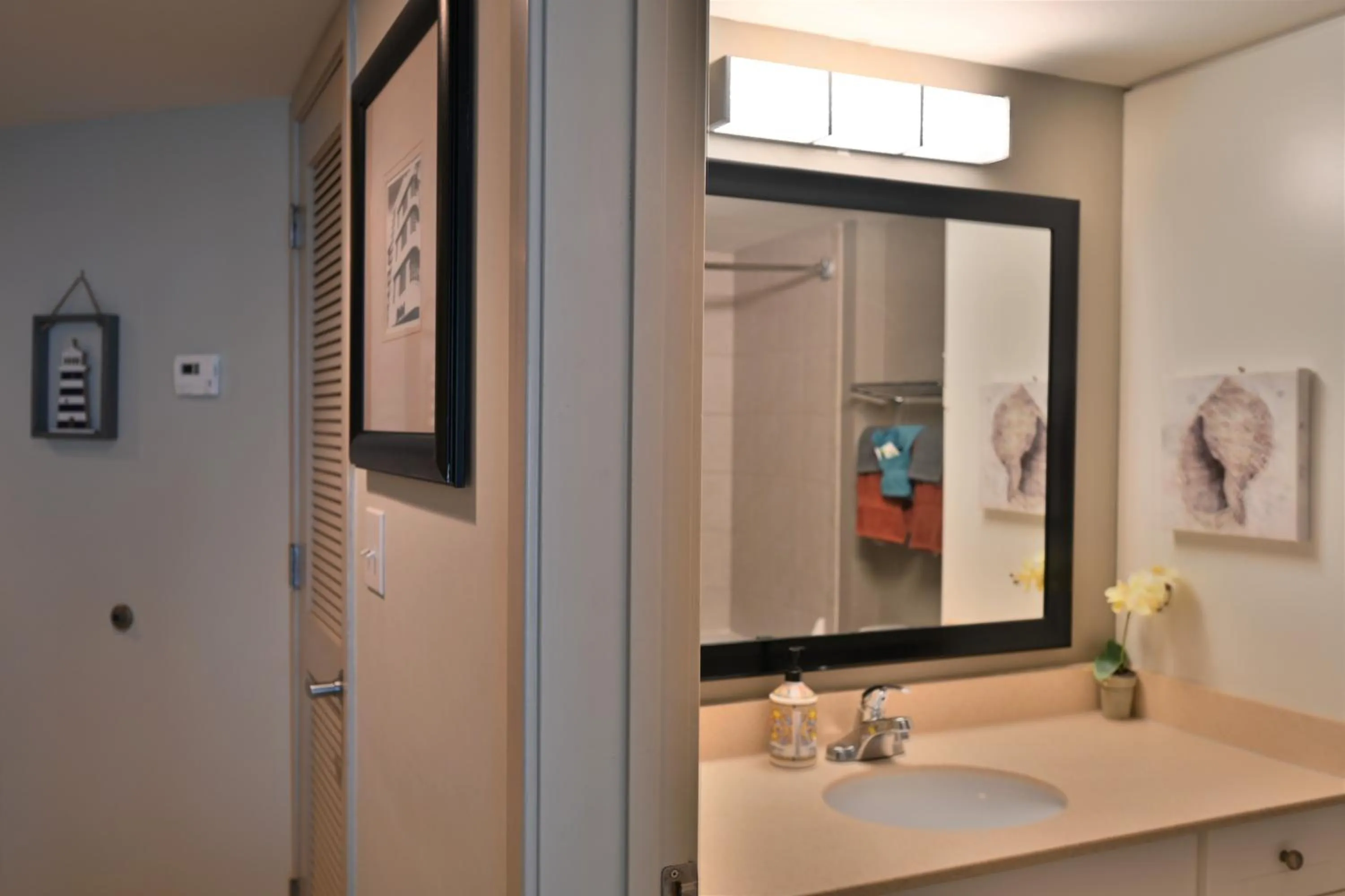 Bathroom in Spectacular Ocean Front Real 1 Bedroom Condo, 2 Ba