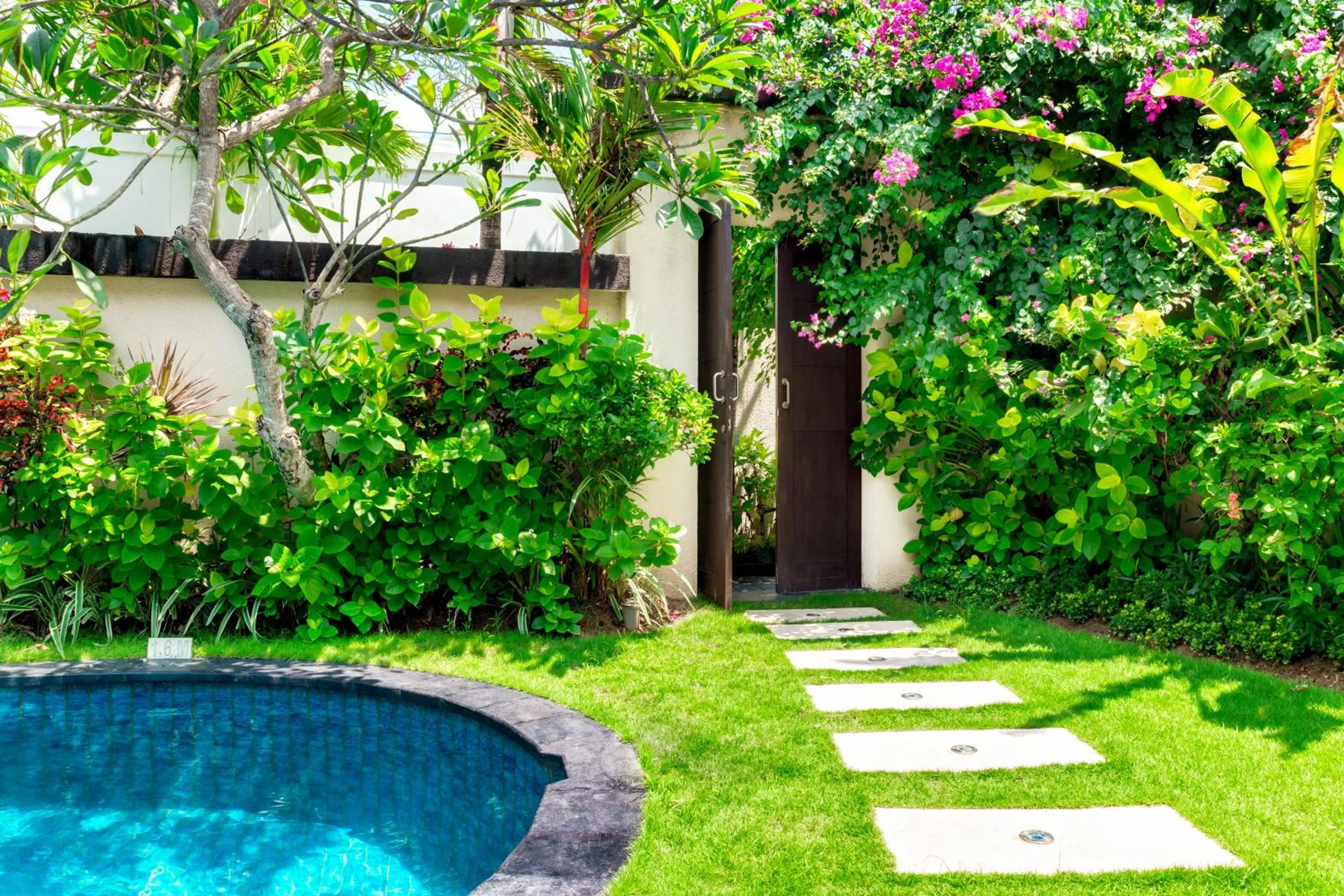 Garden in D&G Villas Nusa Dua