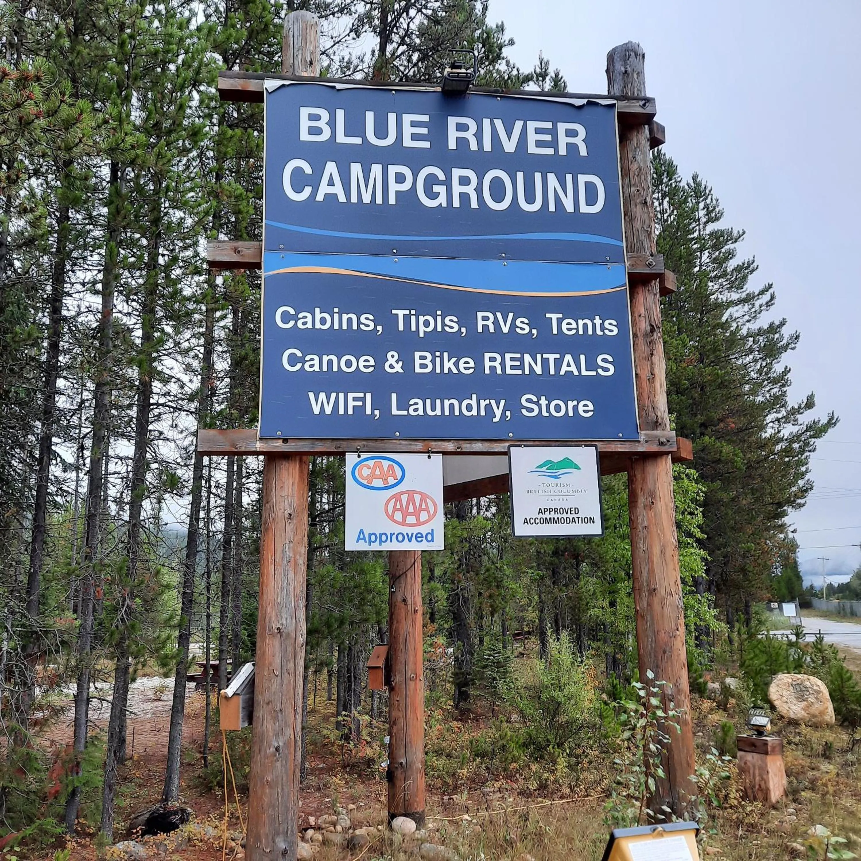Blue River Campgrounds & Cabin-public washroom