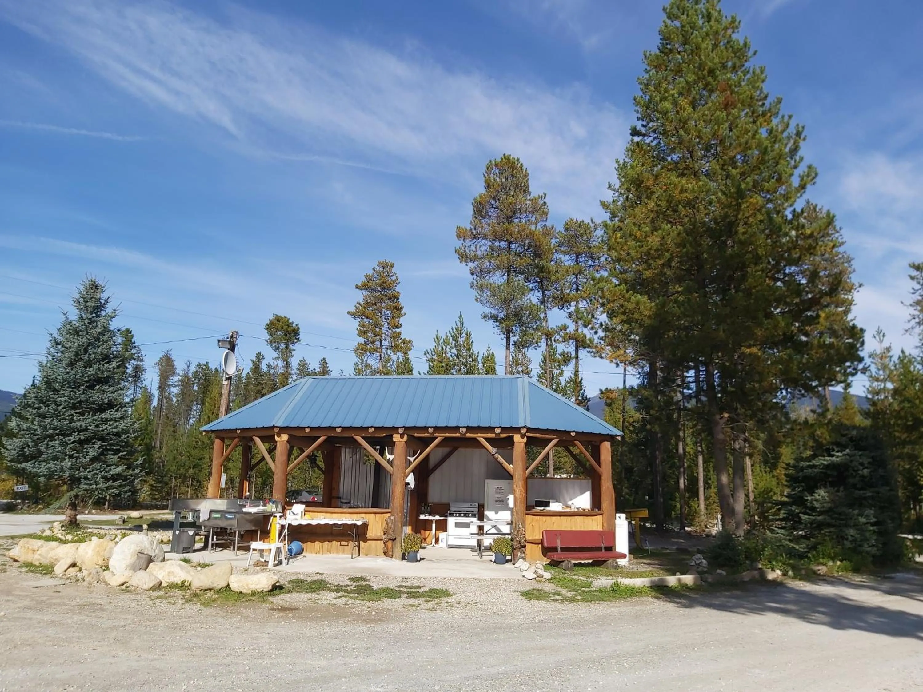 Blue River Campgrounds & Cabin-public washroom