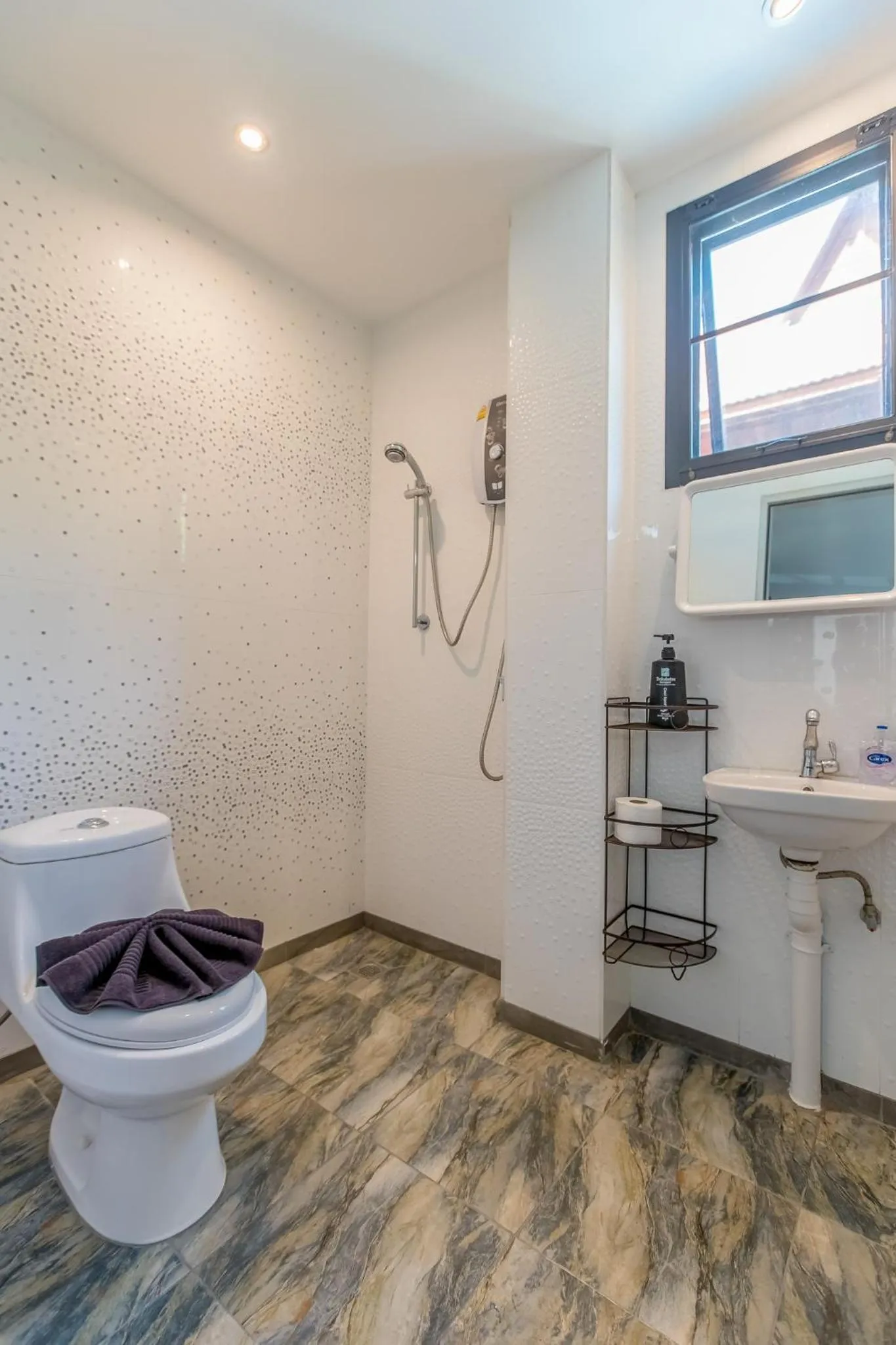 Bathroom in Penthouse Crystal Bay Apartments