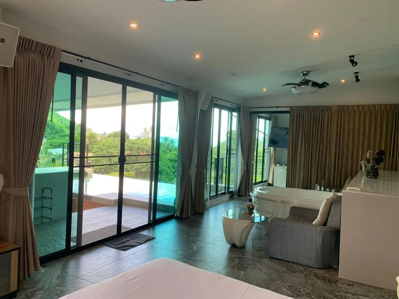 Living room in Penthouse Crystal Bay Apartments