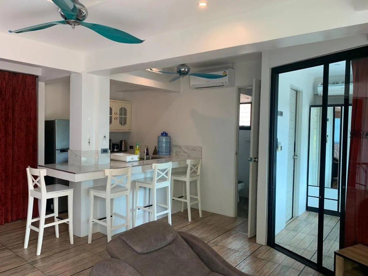 Kitchen or kitchenette in Penthouse Crystal Bay Apartments