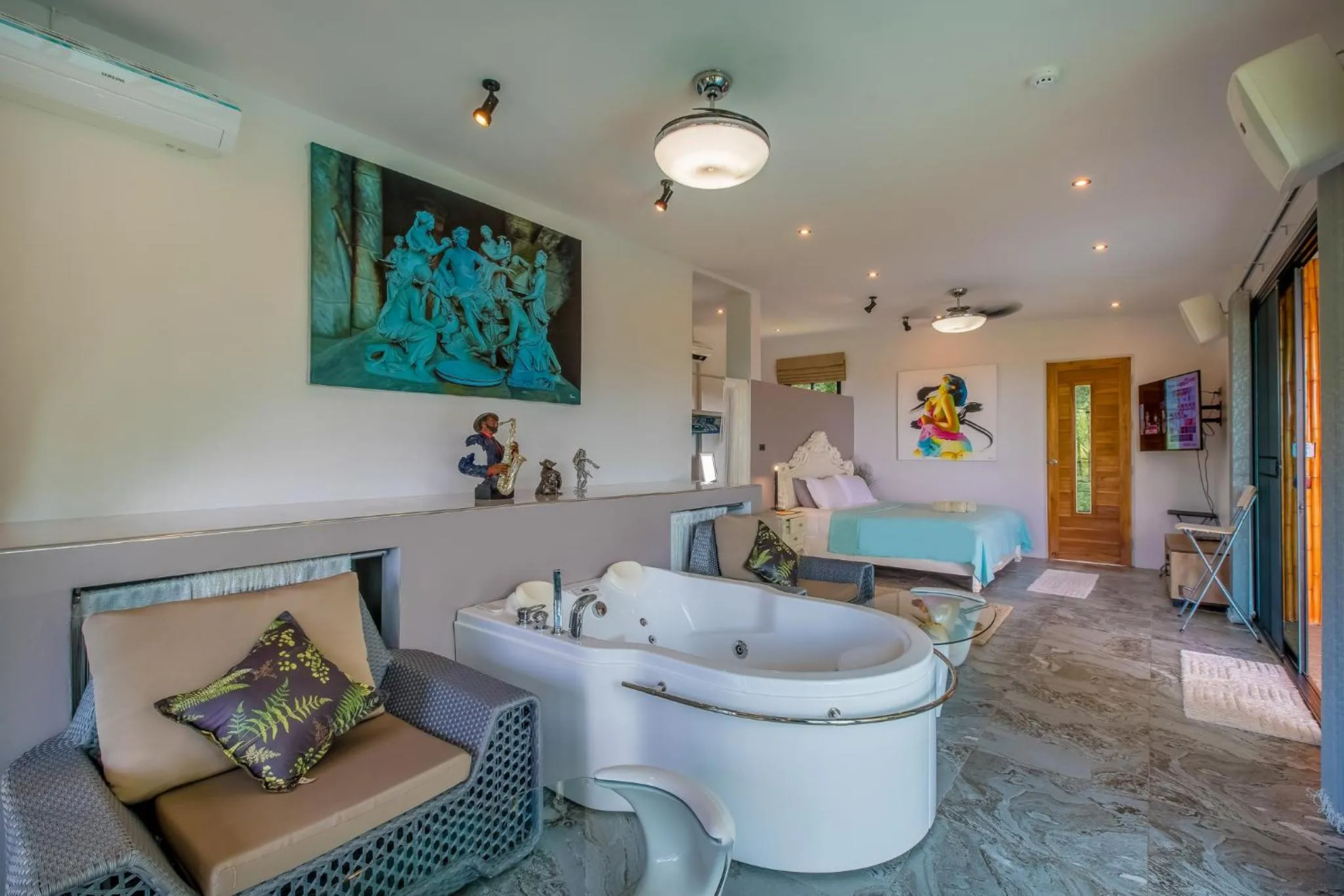 Living room in Penthouse Crystal Bay Apartments