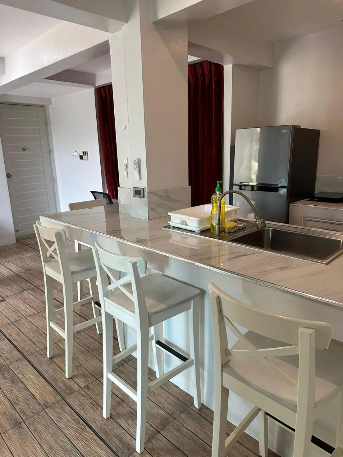 Kitchen or kitchenette in Penthouse Crystal Bay Apartments