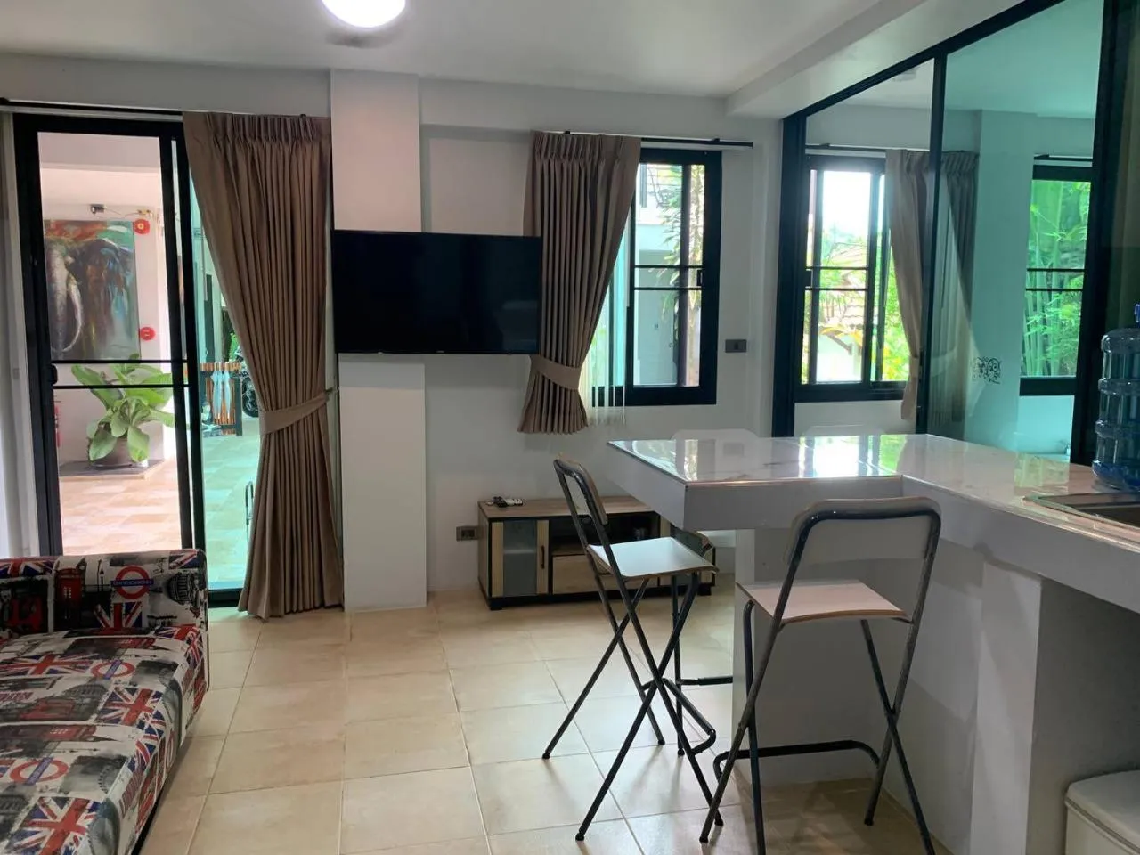 Living room in Penthouse Crystal Bay Apartments