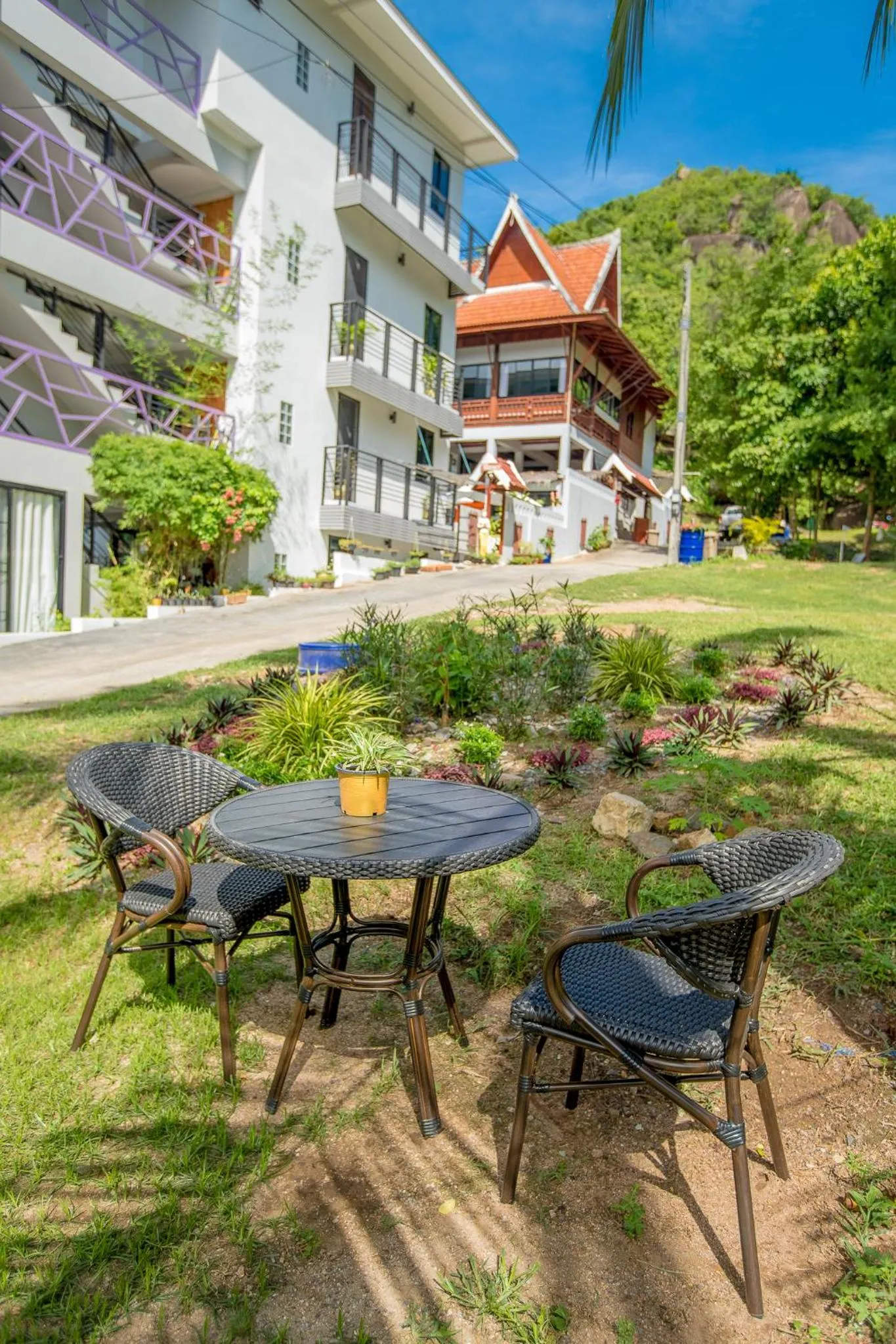 Garden in Penthouse Crystal Bay Apartments