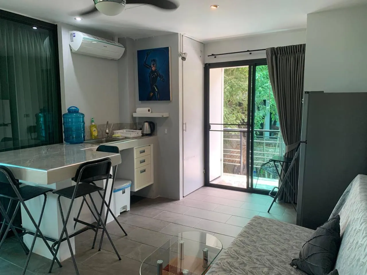 Dining area in Penthouse Crystal Bay Apartments