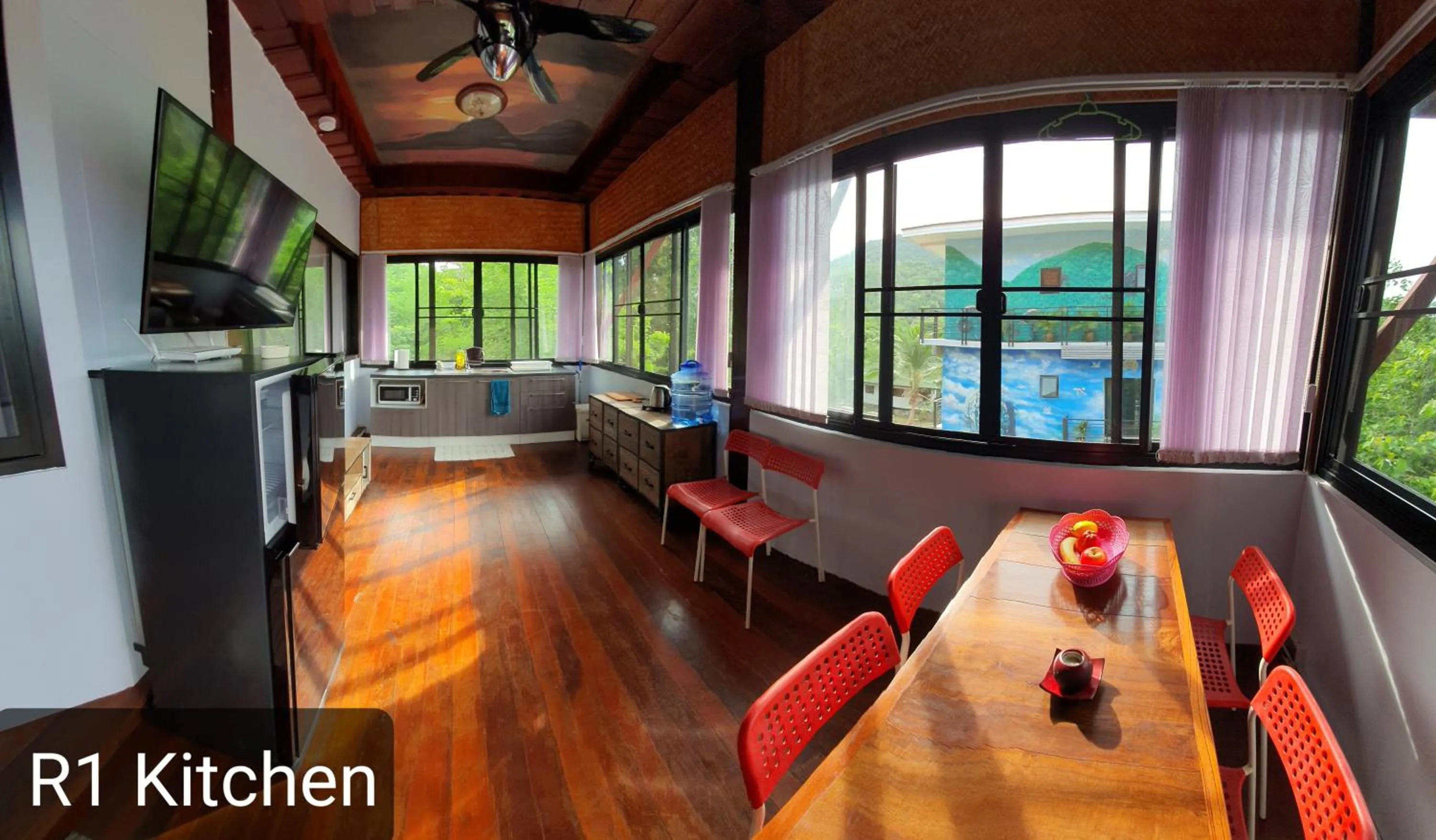 Kitchen or kitchenette in Penthouse Crystal Bay Apartments