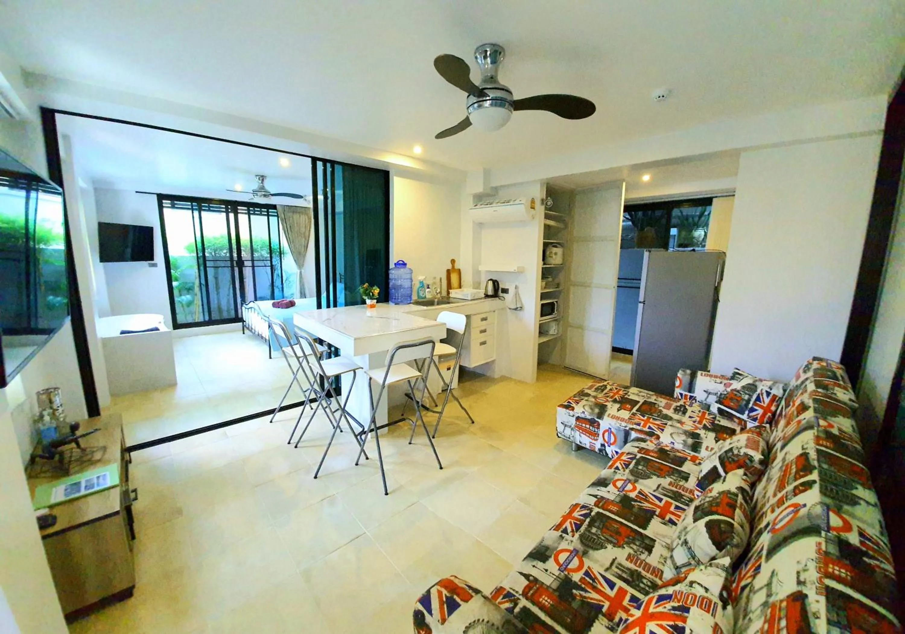 Living room in Penthouse Crystal Bay Apartments