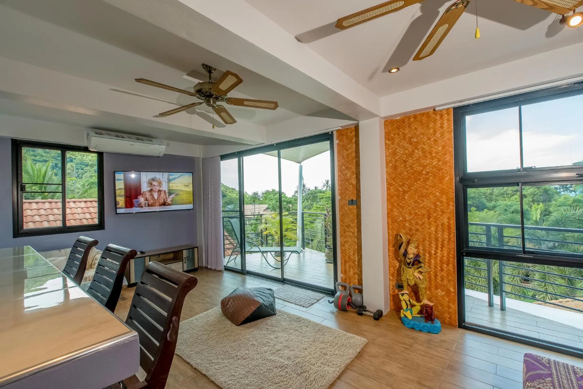 Living room in Penthouse Crystal Bay Apartments