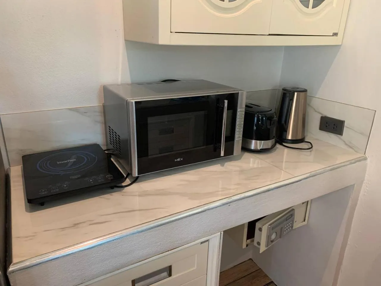 Kitchen or kitchenette in Penthouse Crystal Bay Apartments