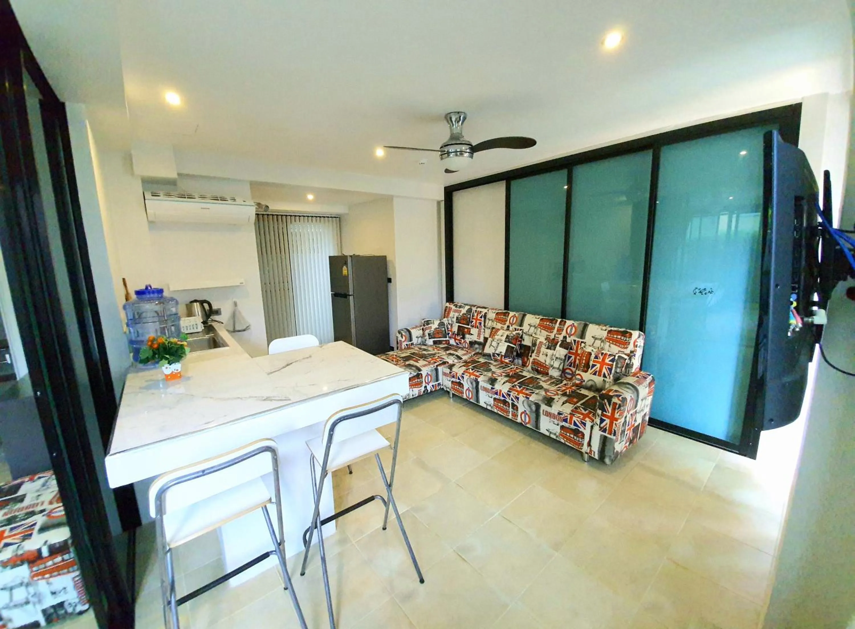 Living room in Penthouse Crystal Bay Apartments