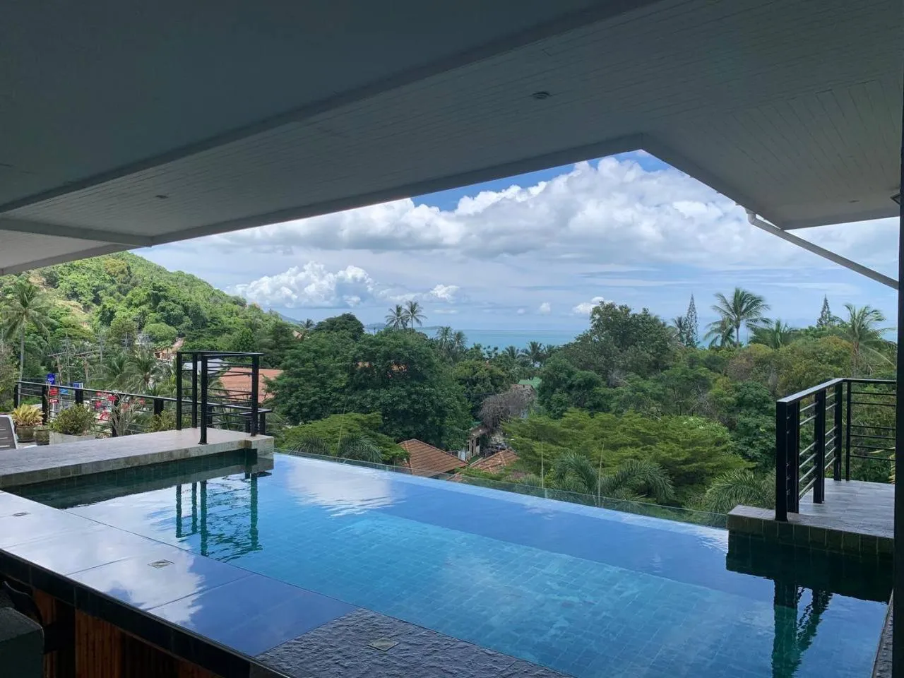 Sea view in Penthouse Crystal Bay Apartments