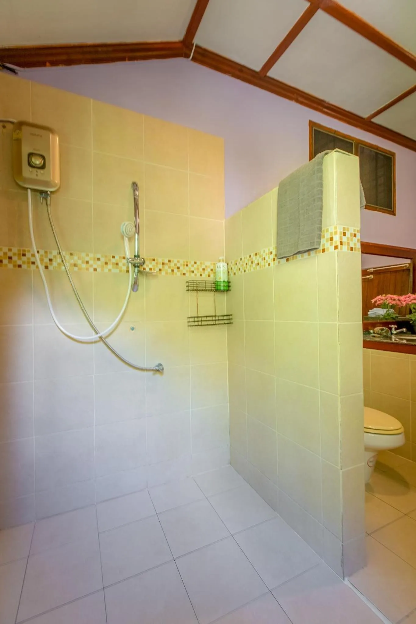 Bathroom in Penthouse Crystal Bay Apartments