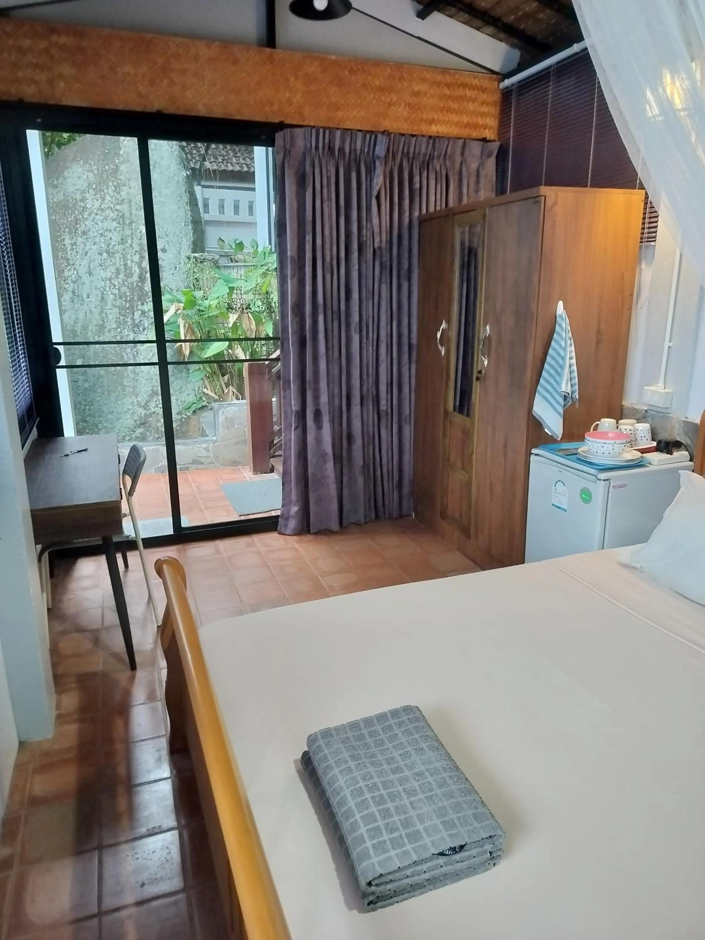 Bedroom, Bed in Penthouse Crystal Bay Apartments