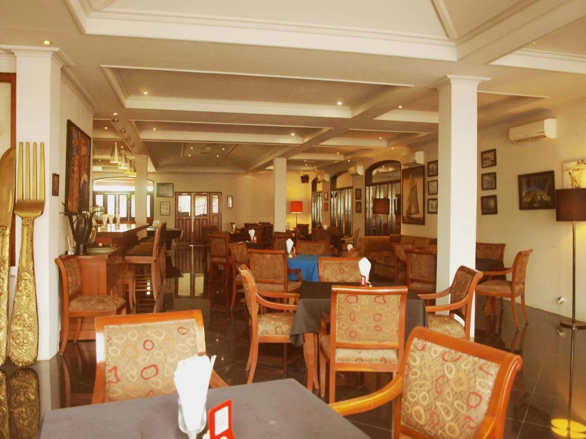 Restaurant/places to eat in The Gecho Inn Town