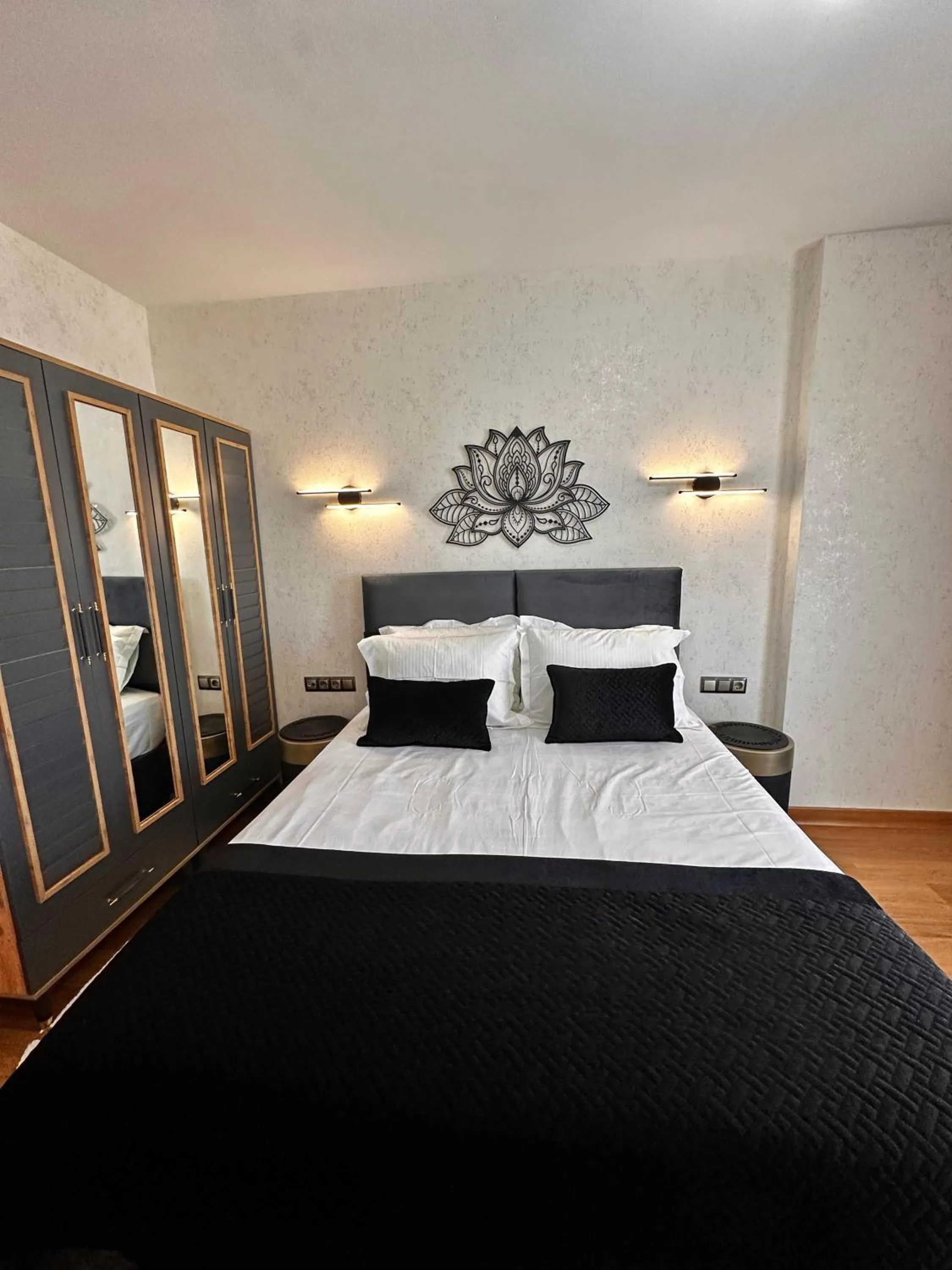 Bed in SABİHA GOKCEN İSTANBUL HOUSES Airport