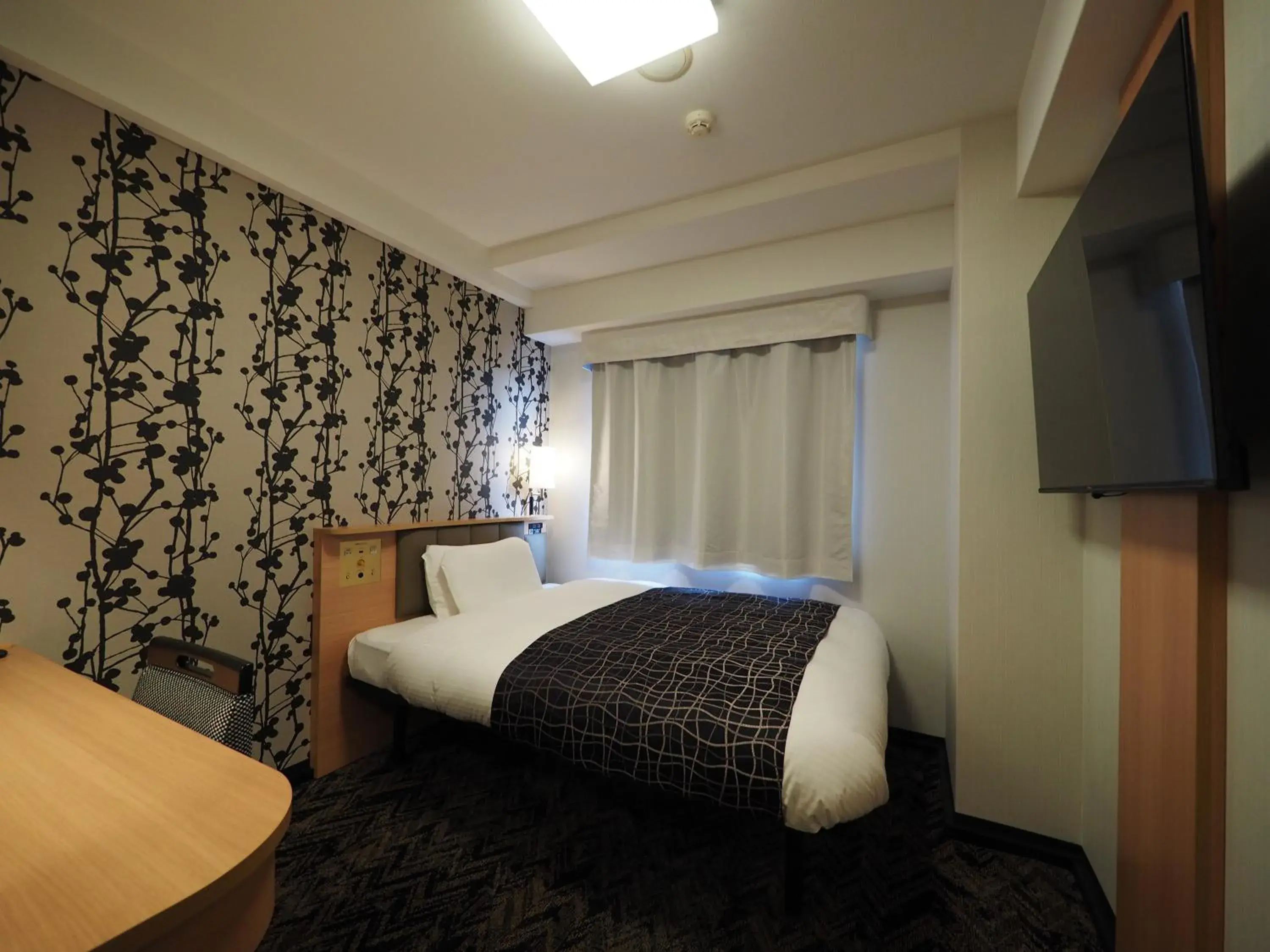 Double Room with Small Double Bed - Smoking in APA Hotel Kagoshima Chuo-Ekimae Double Room with Small Double Bed - Smoking in APA Hotel Kagoshima Chuo-Ekimae