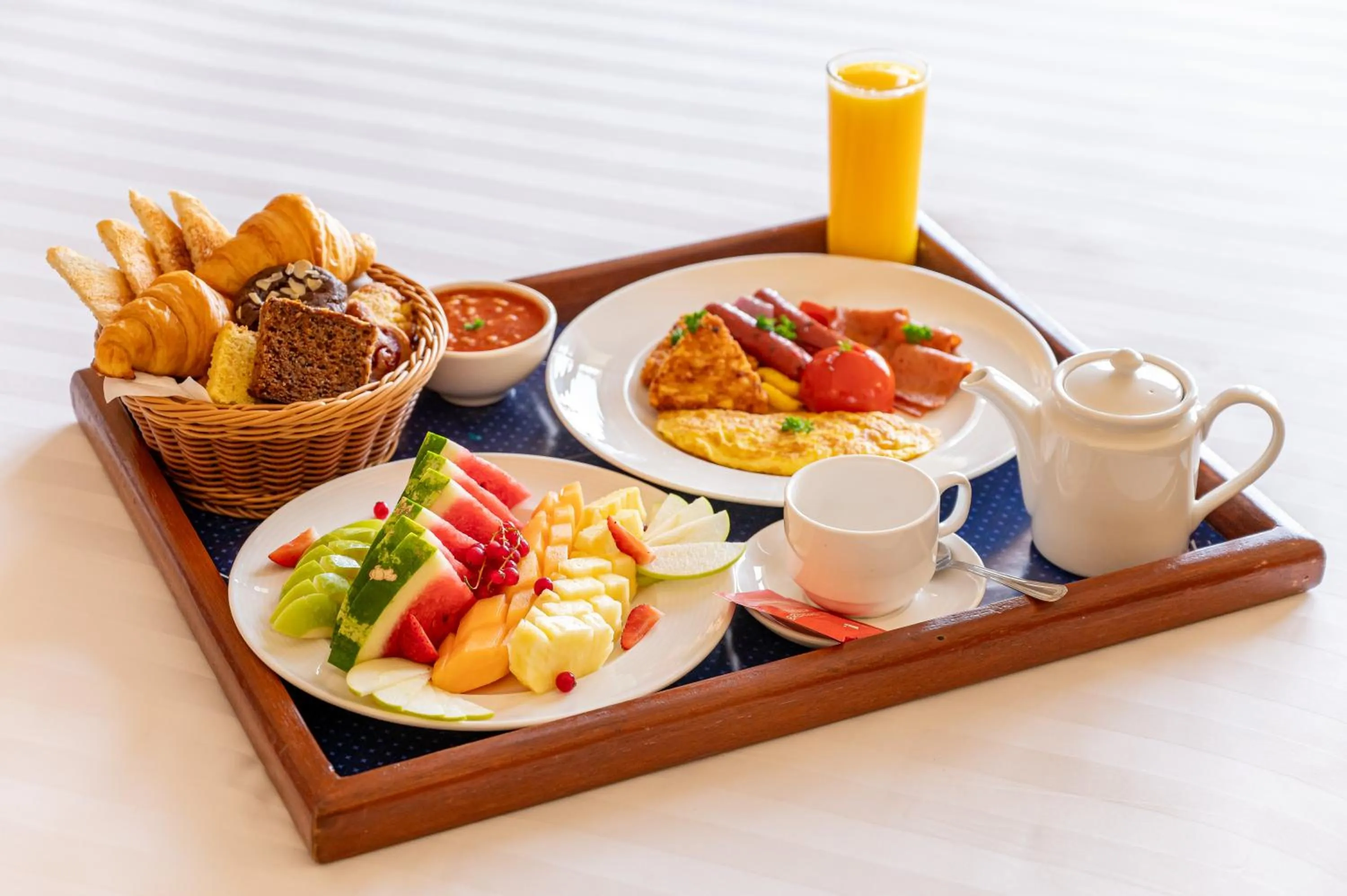 Breakfast in Majestic City Retreat Hotel