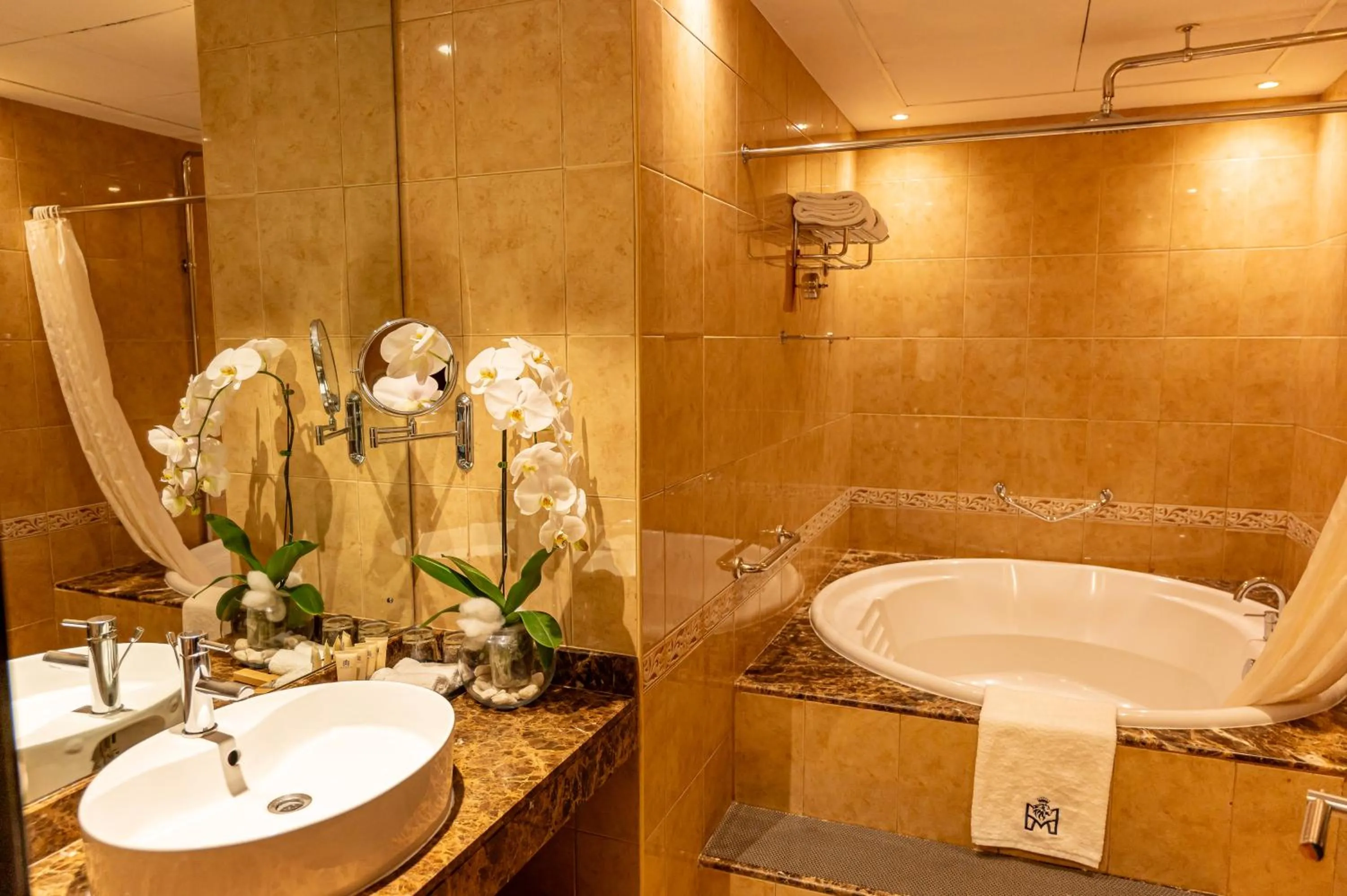 Bathroom in Majestic City Retreat Hotel