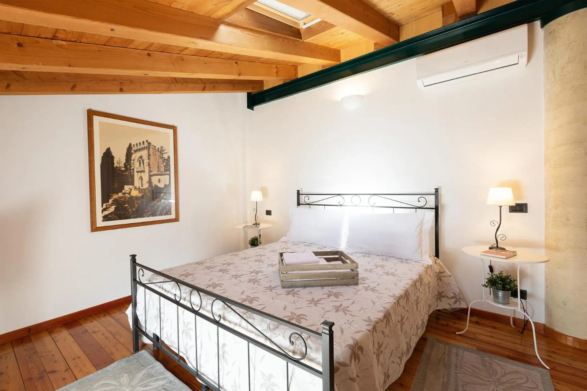 Photo of the whole room, Bed in B&B Antico Borgo Marcemigo