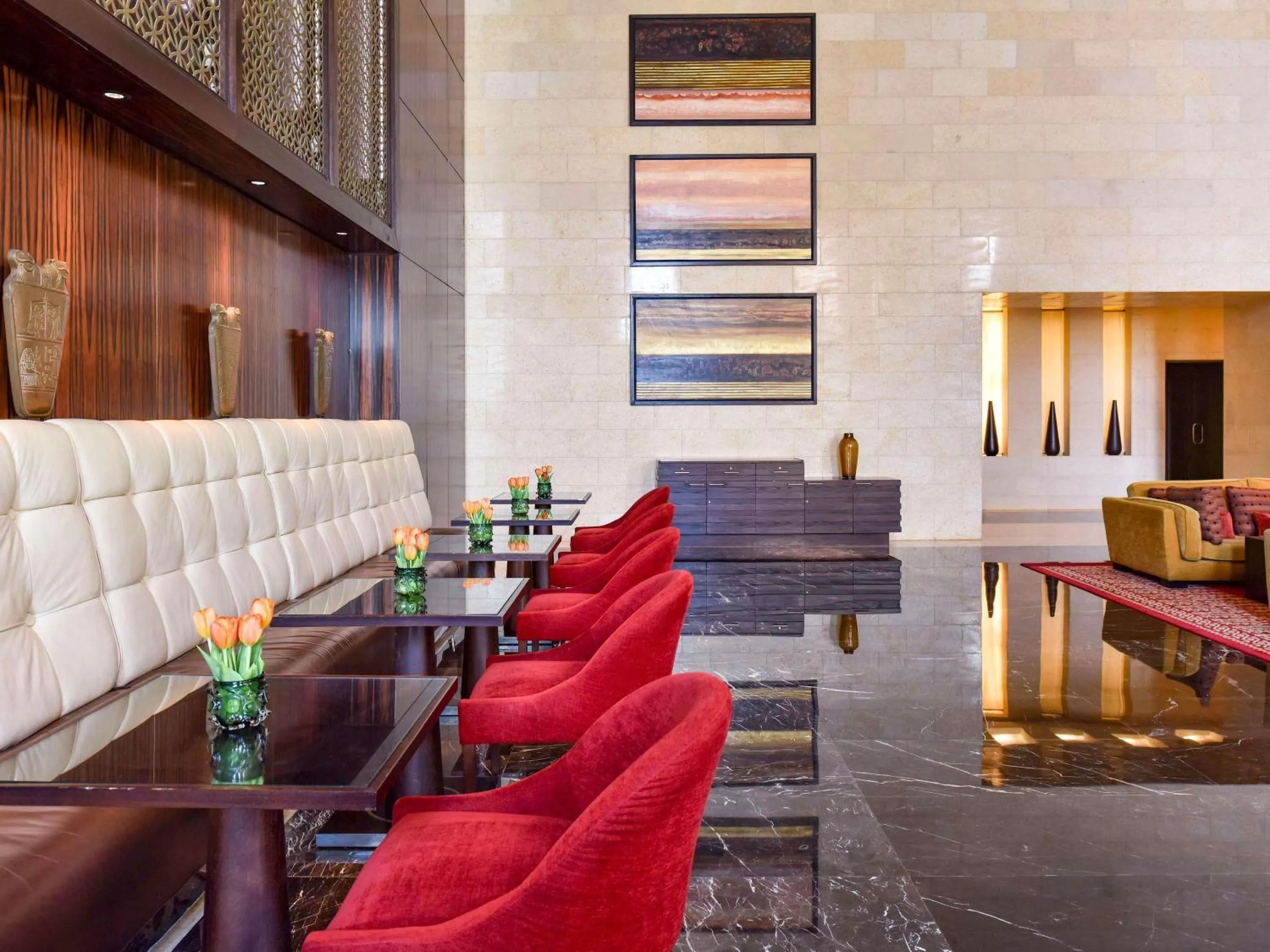 Restaurant/places to eat in Raffles Dubai