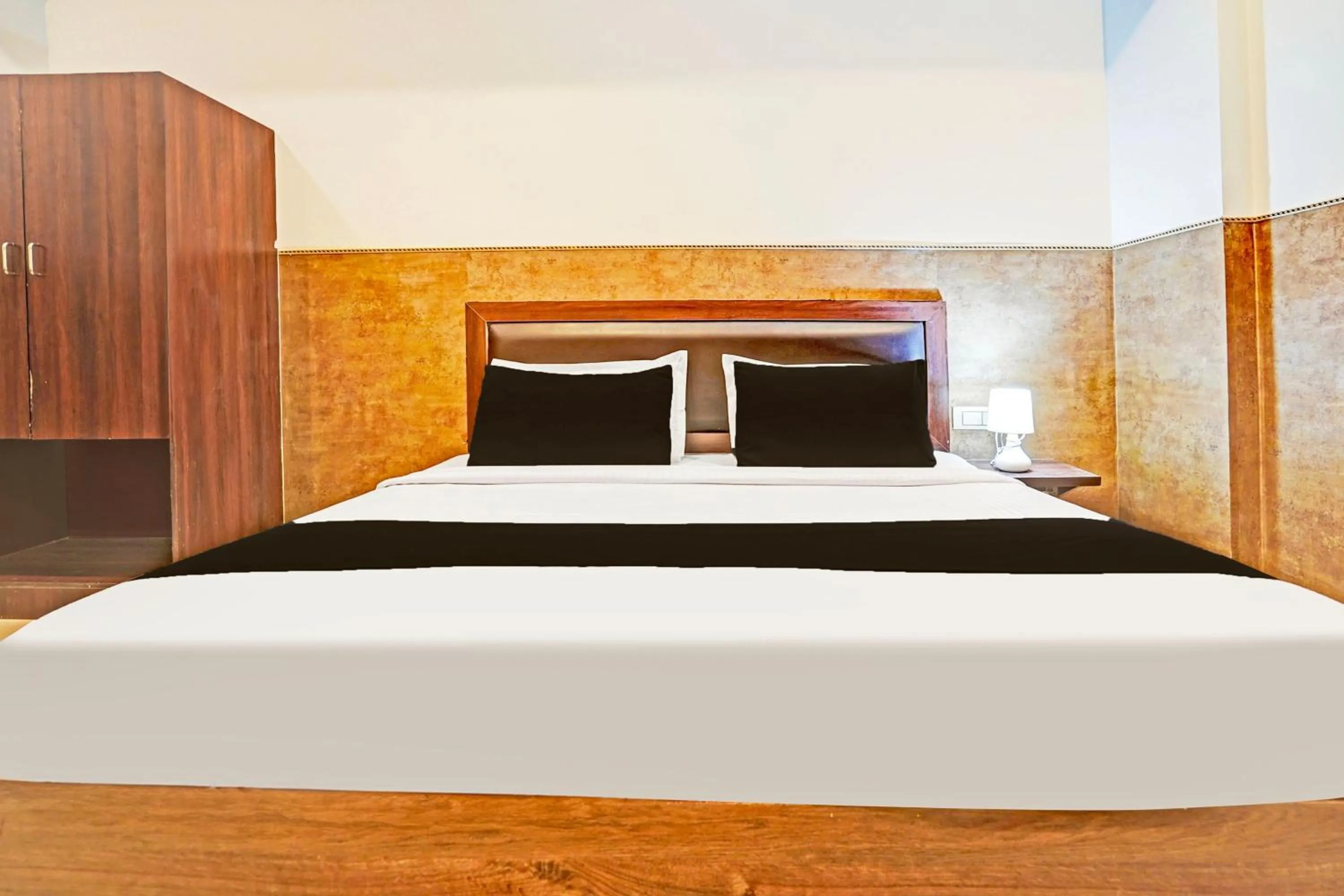 Bedroom, Bed in Super Collection O Tilak Nagar Near Pacific Mall