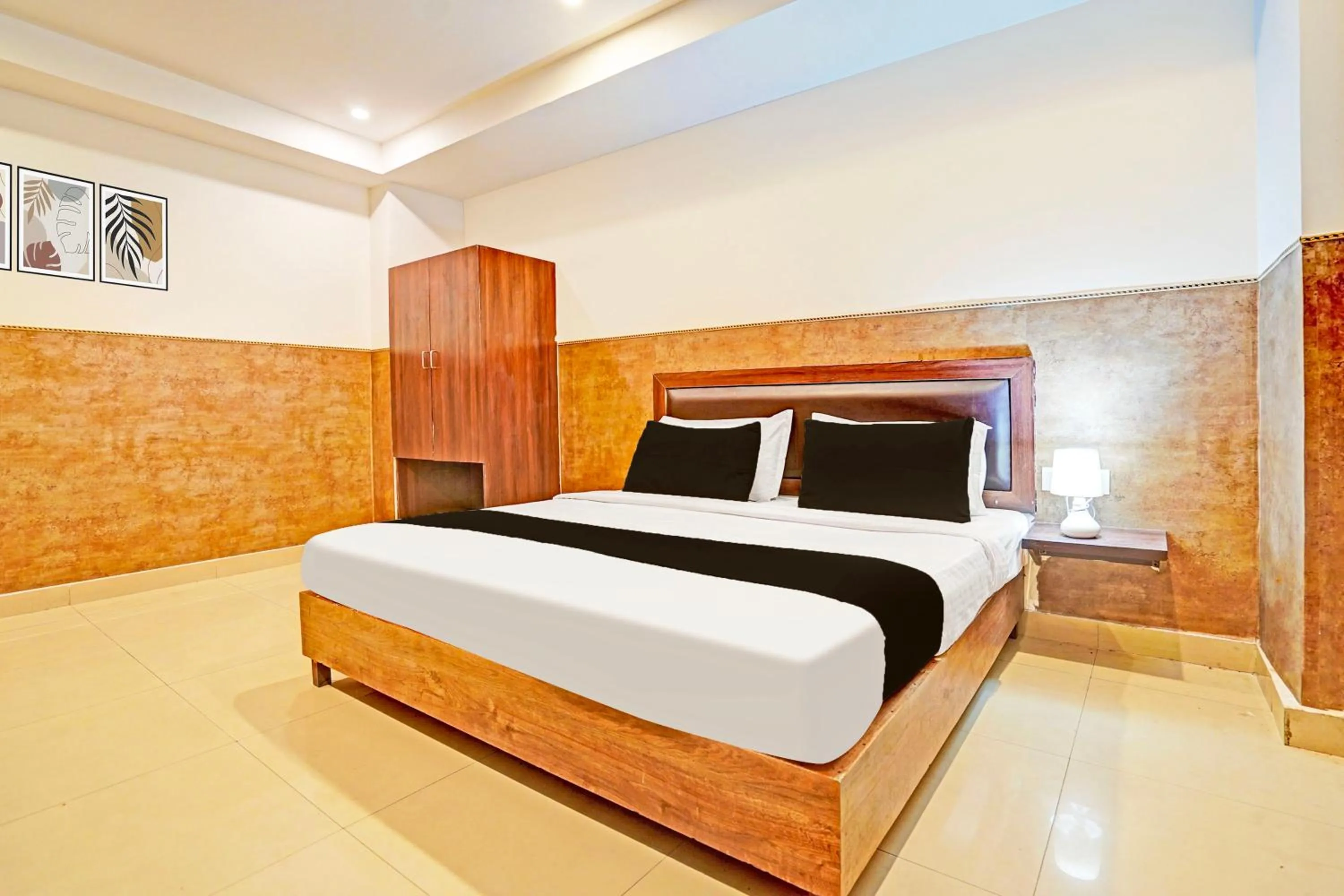 Bedroom, Bed in Super Collection O Tilak Nagar Near Pacific Mall
