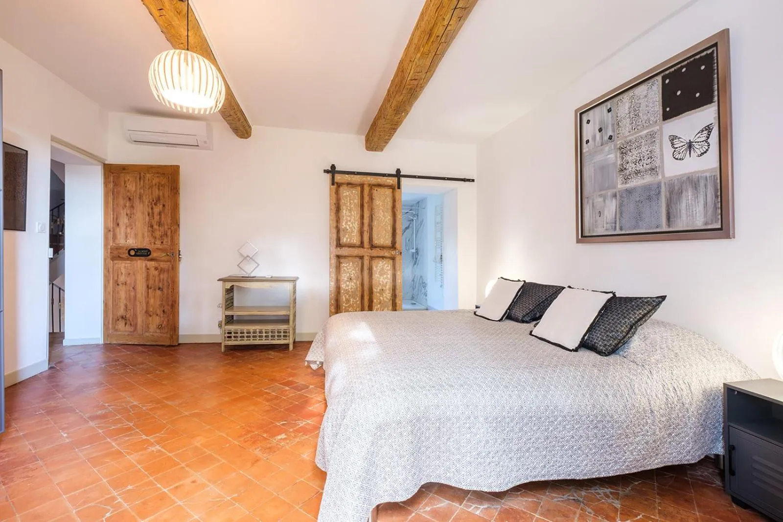 Bed in LE MAS DES FLANERAIES