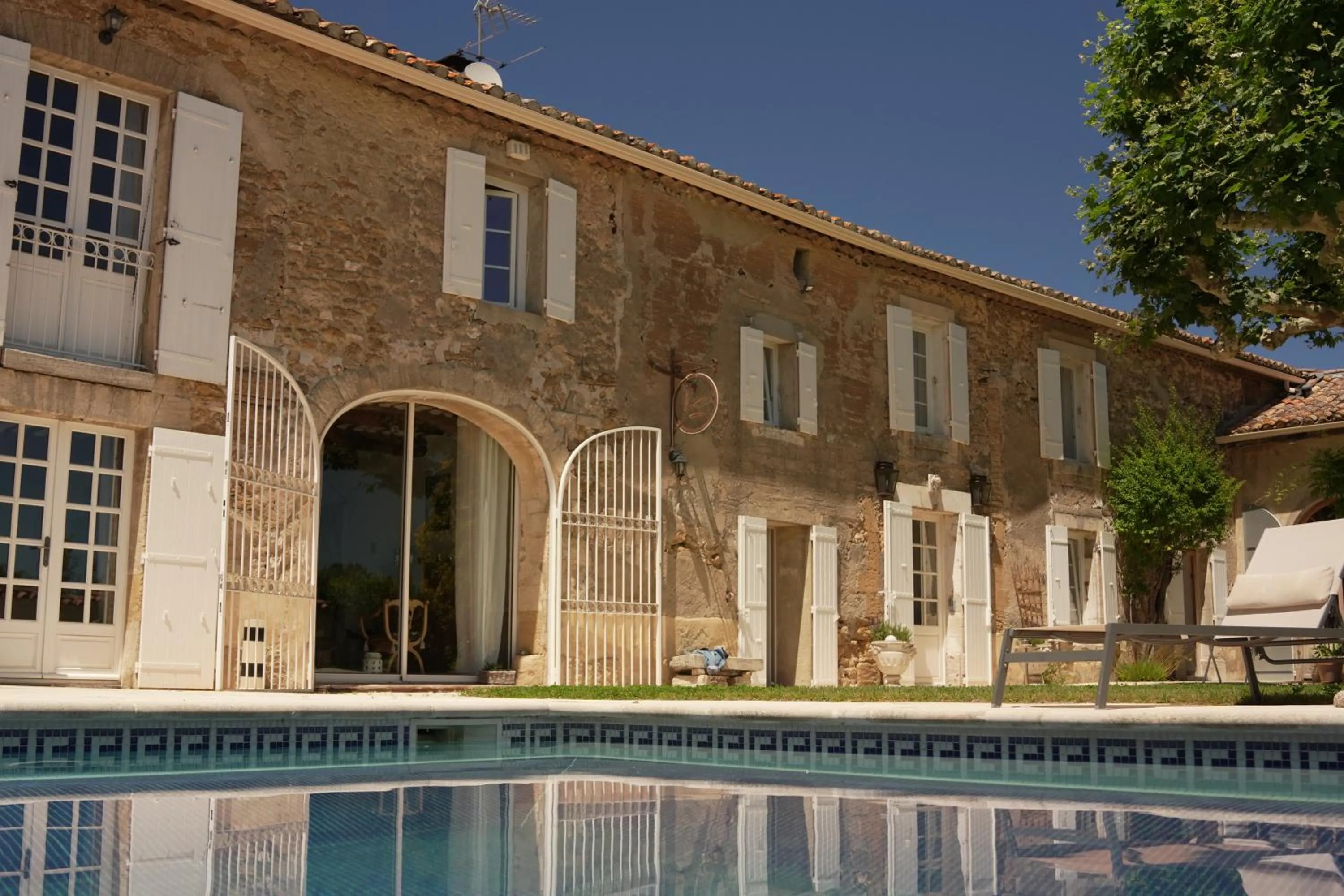 Property building in LE MAS DES FLANERAIES