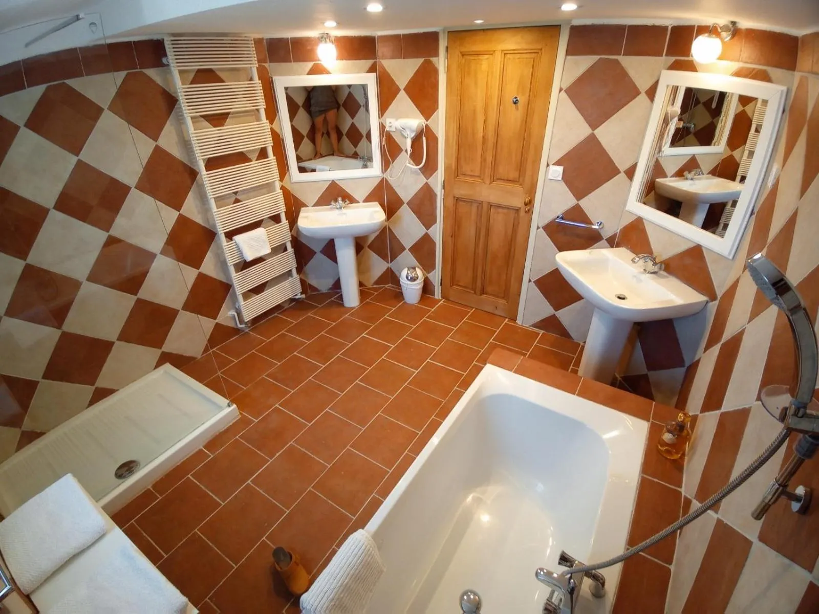 Bathroom in LE MAS DES FLANERAIES